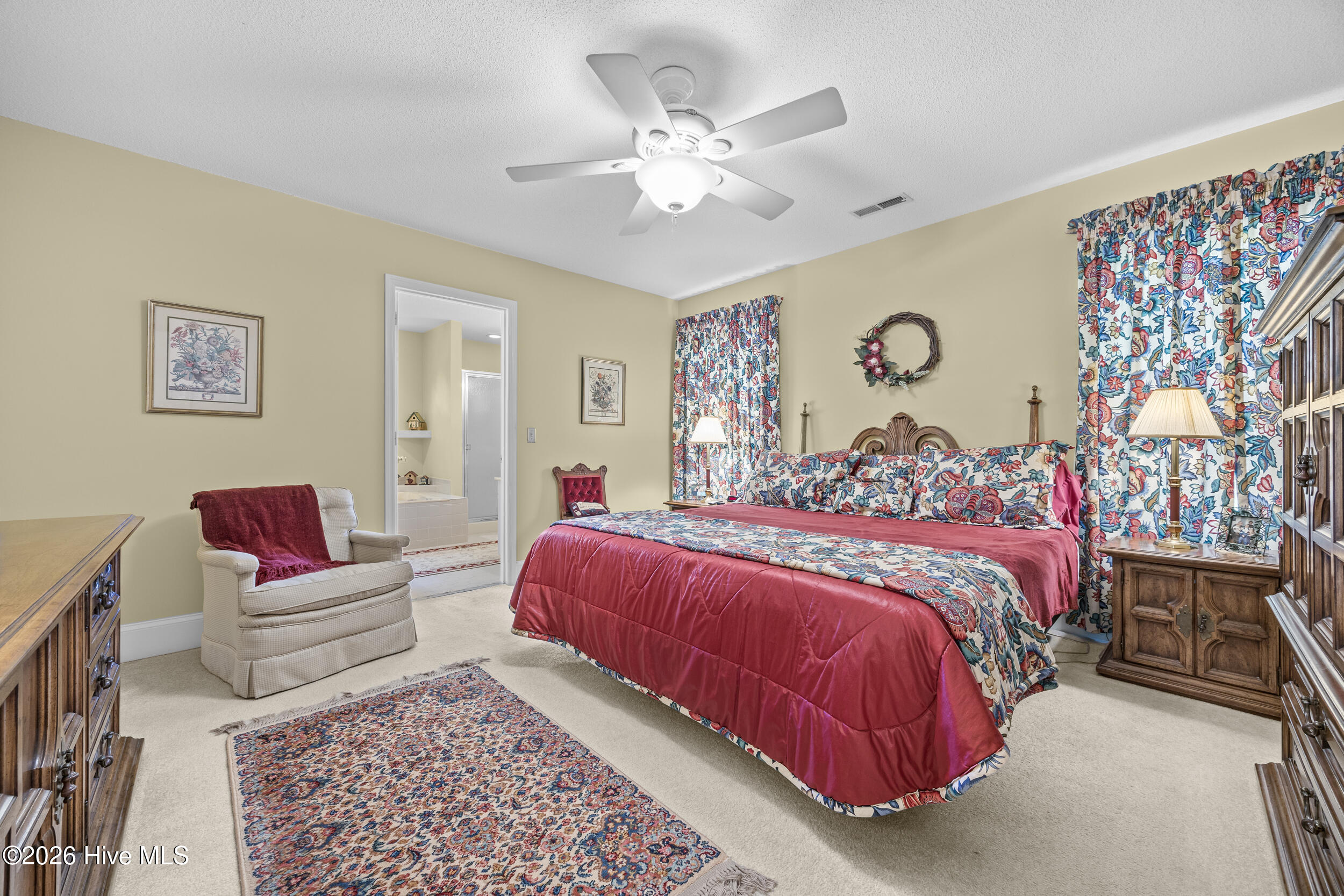 100564035 | Photo 40