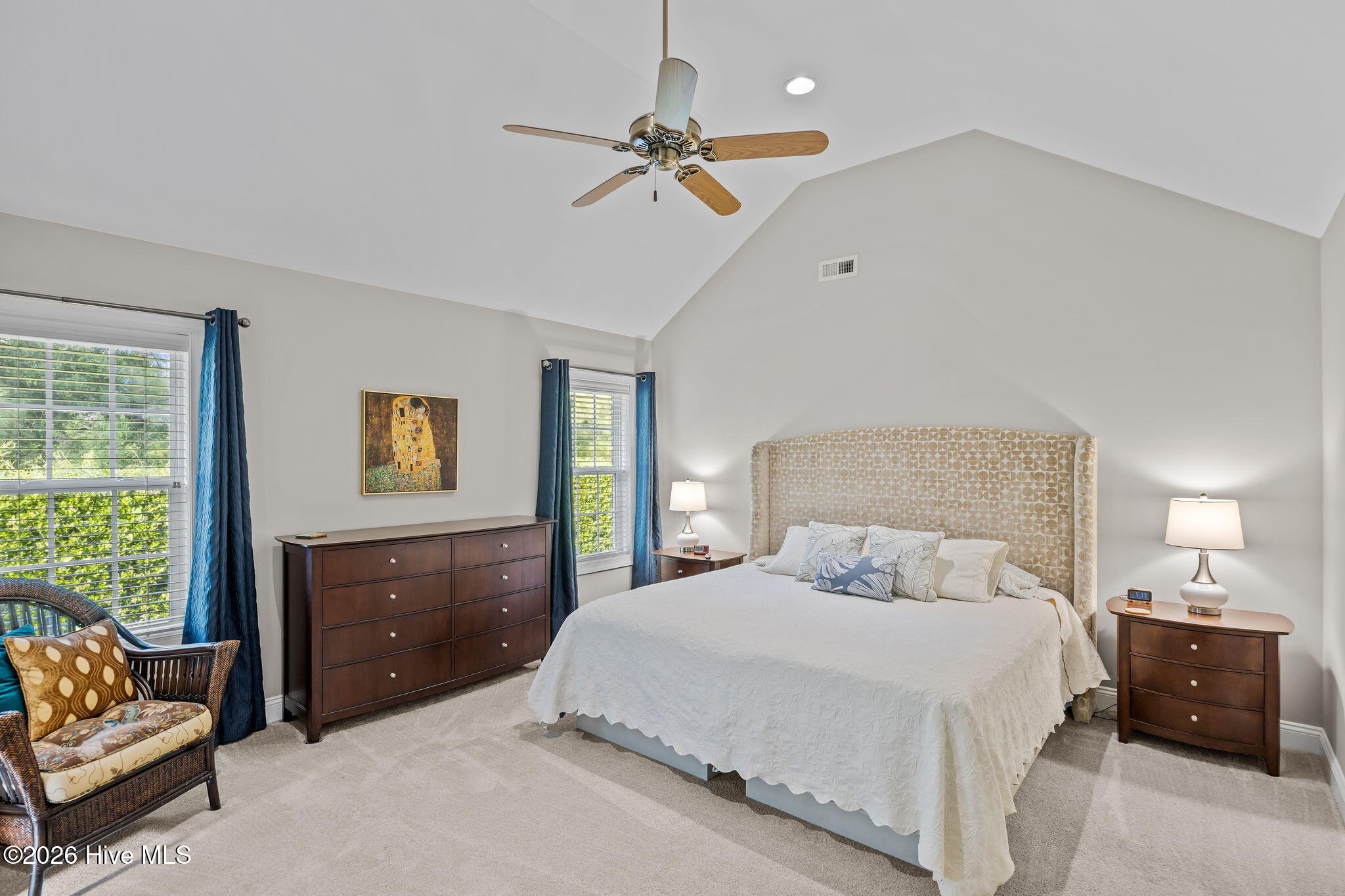 100567034 | Photo 14