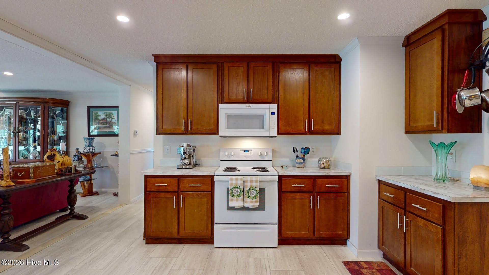 100567177 | Photo 21