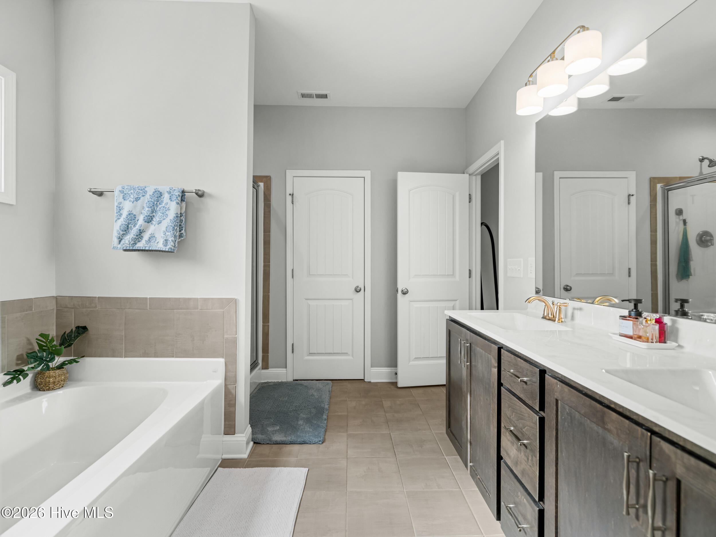 100559684 | Photo 29