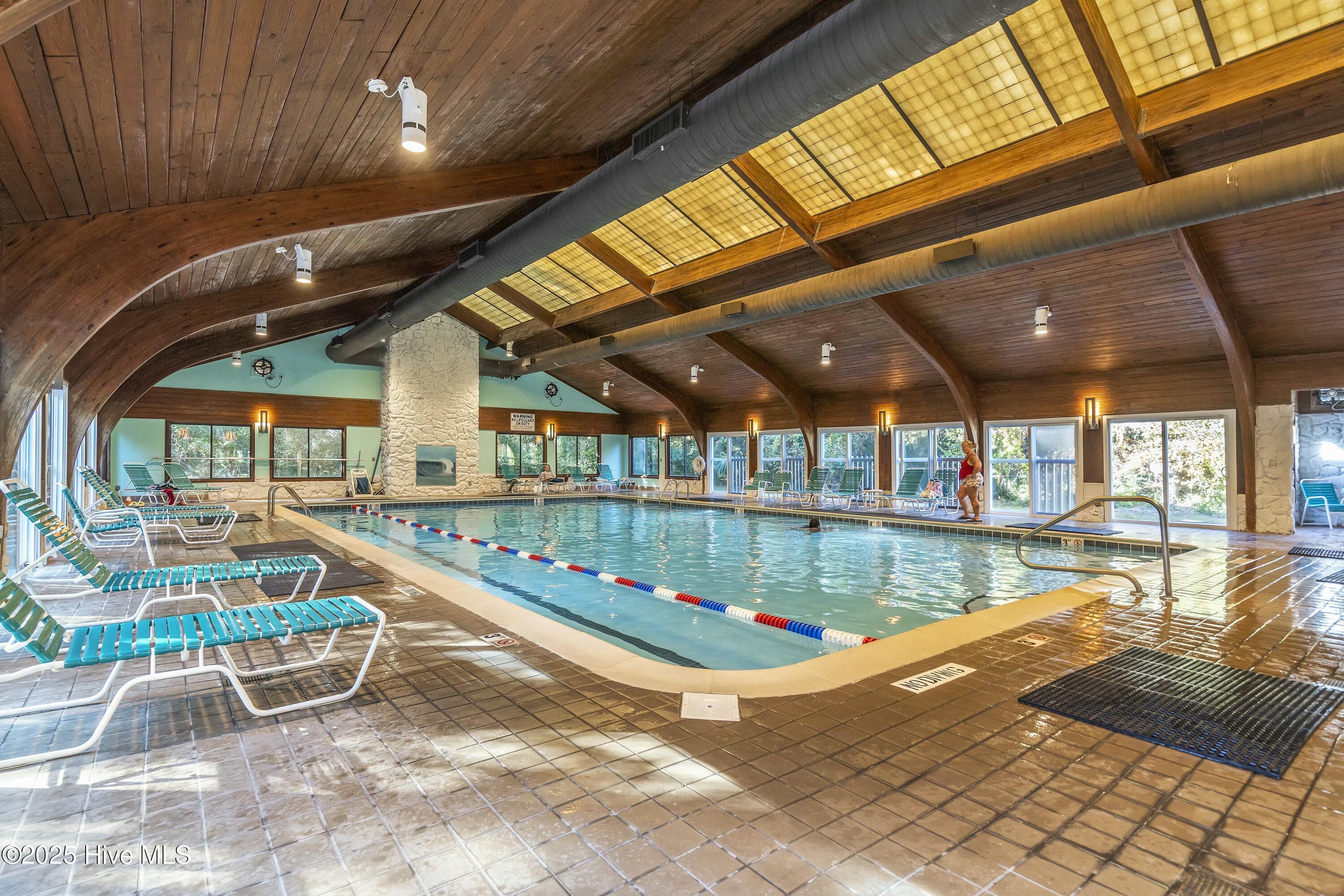 100492295 | Photo 41