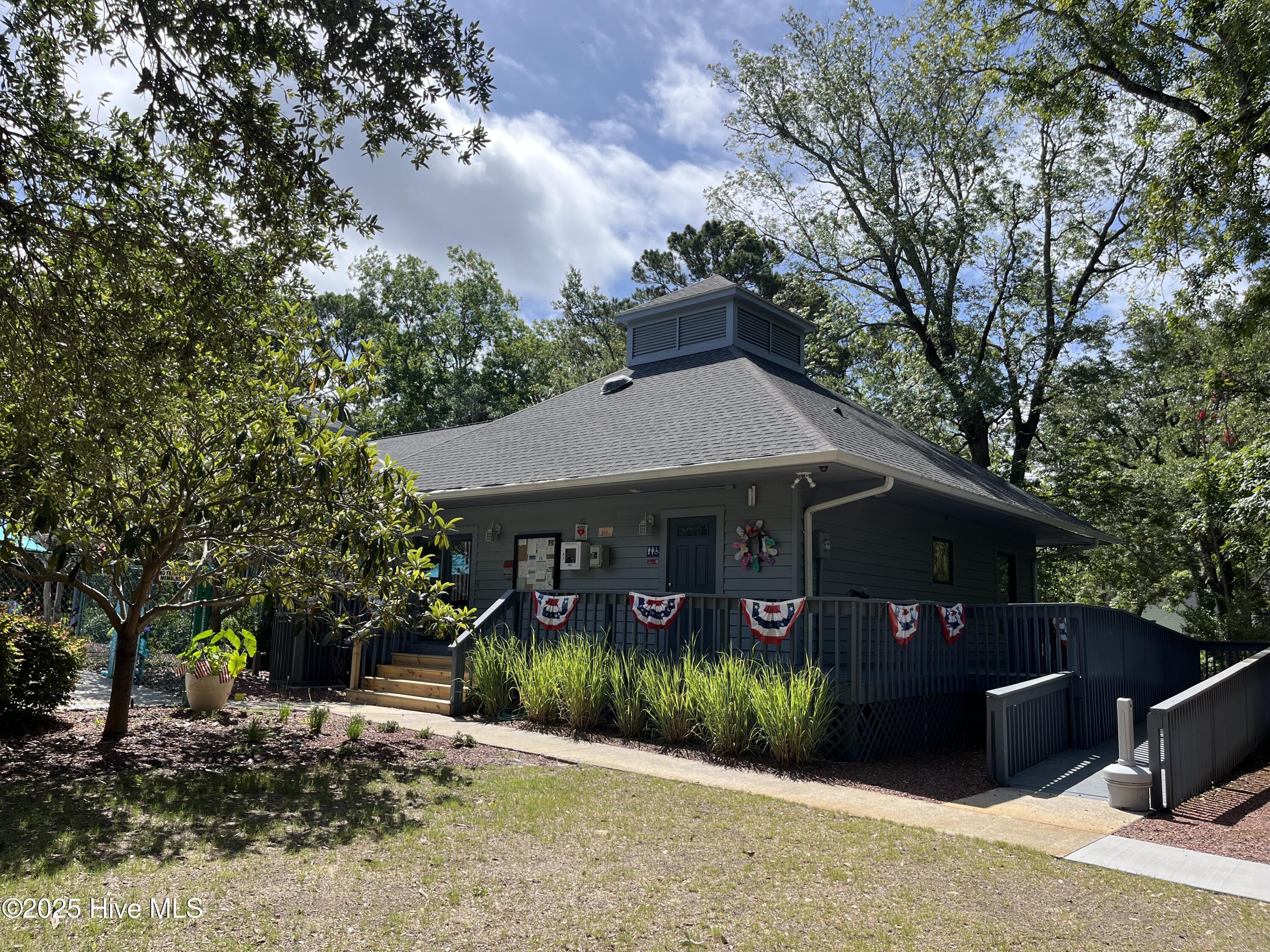 100525260 | Photo 17