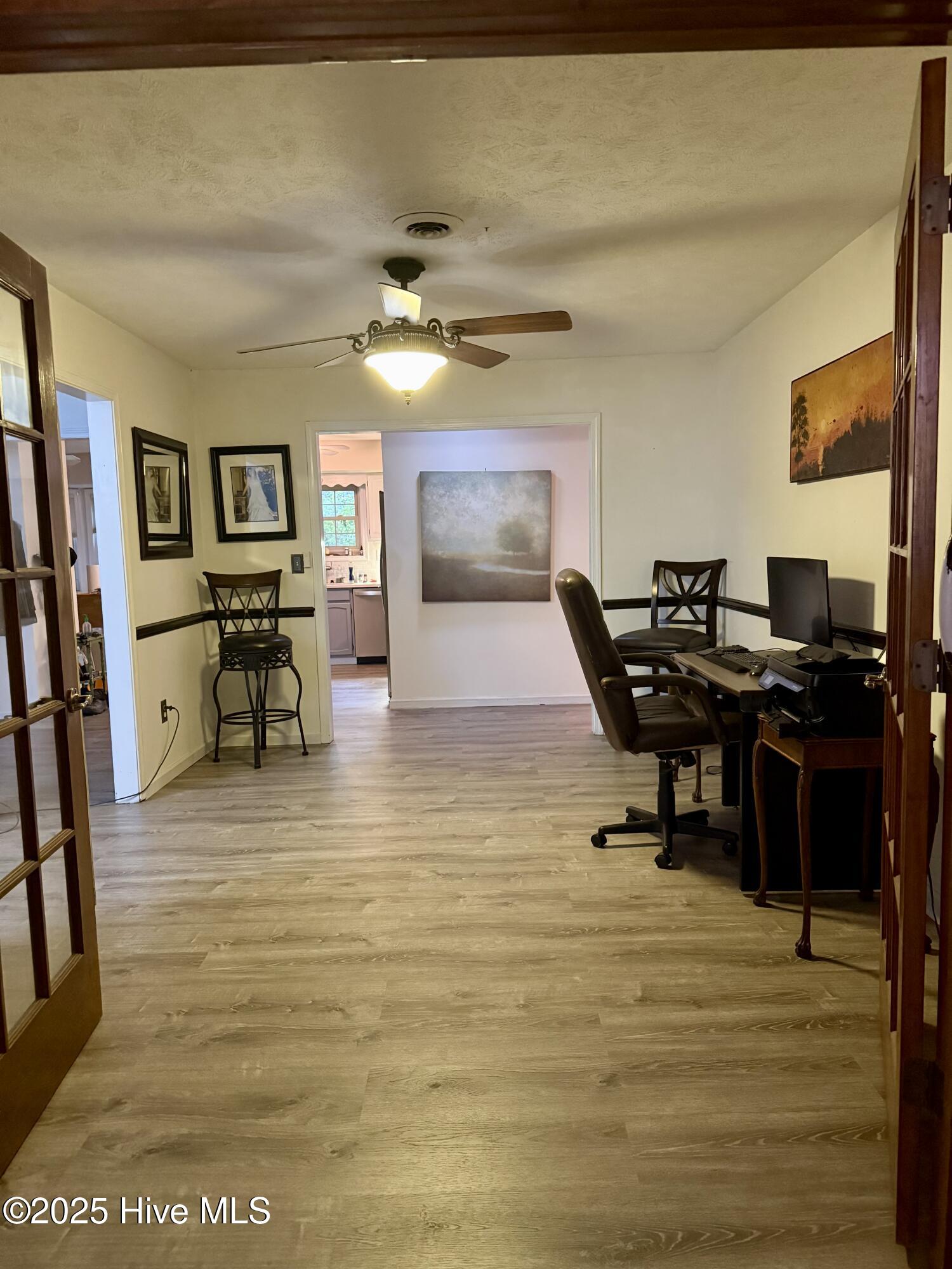 100524806 | Photo 15