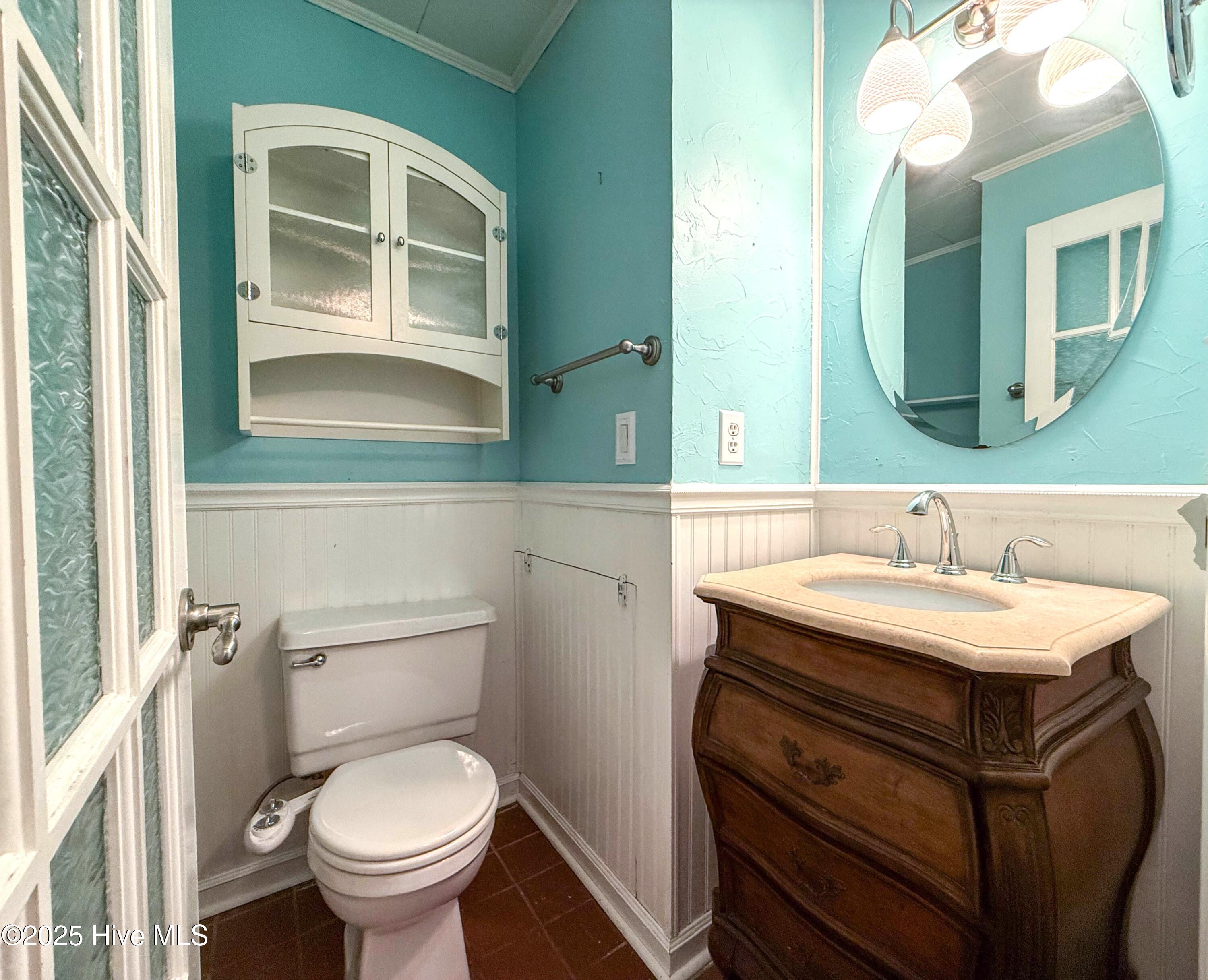 100537869 | Photo 43