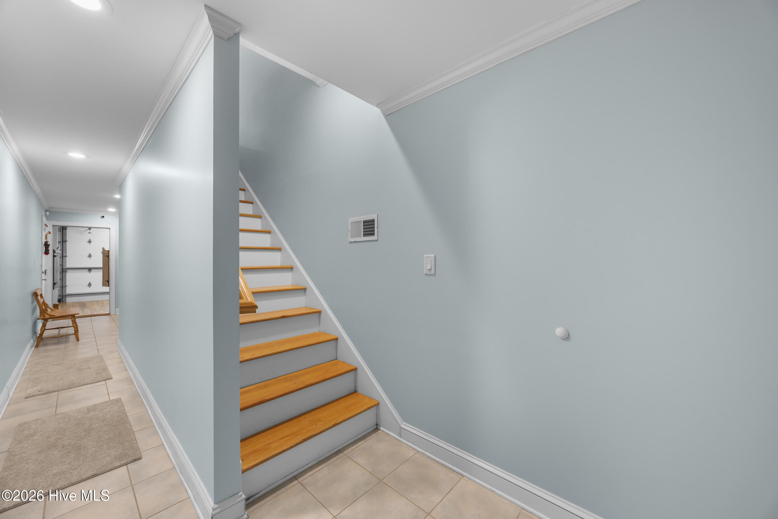 100548931 | Photo 43