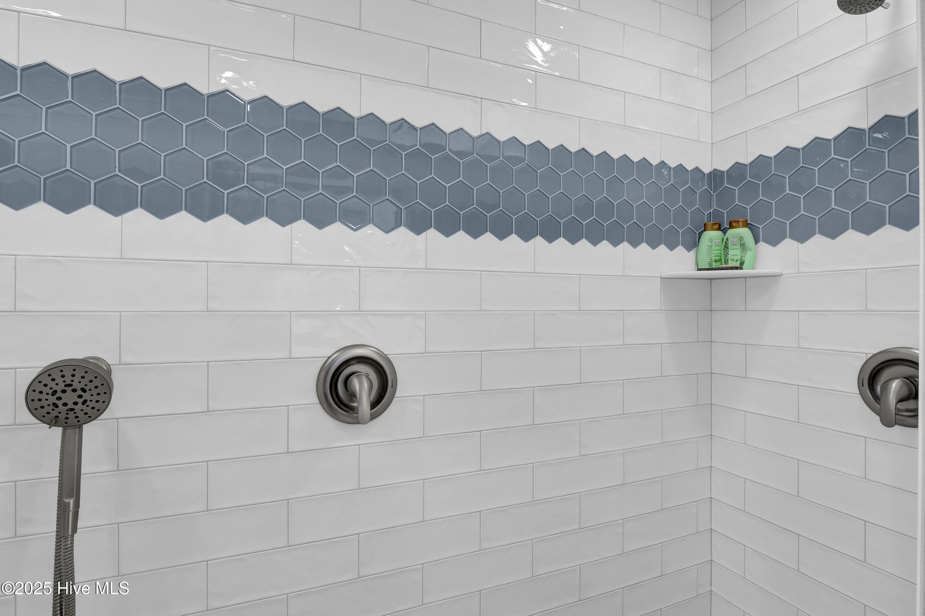 100544276 | Photo 19