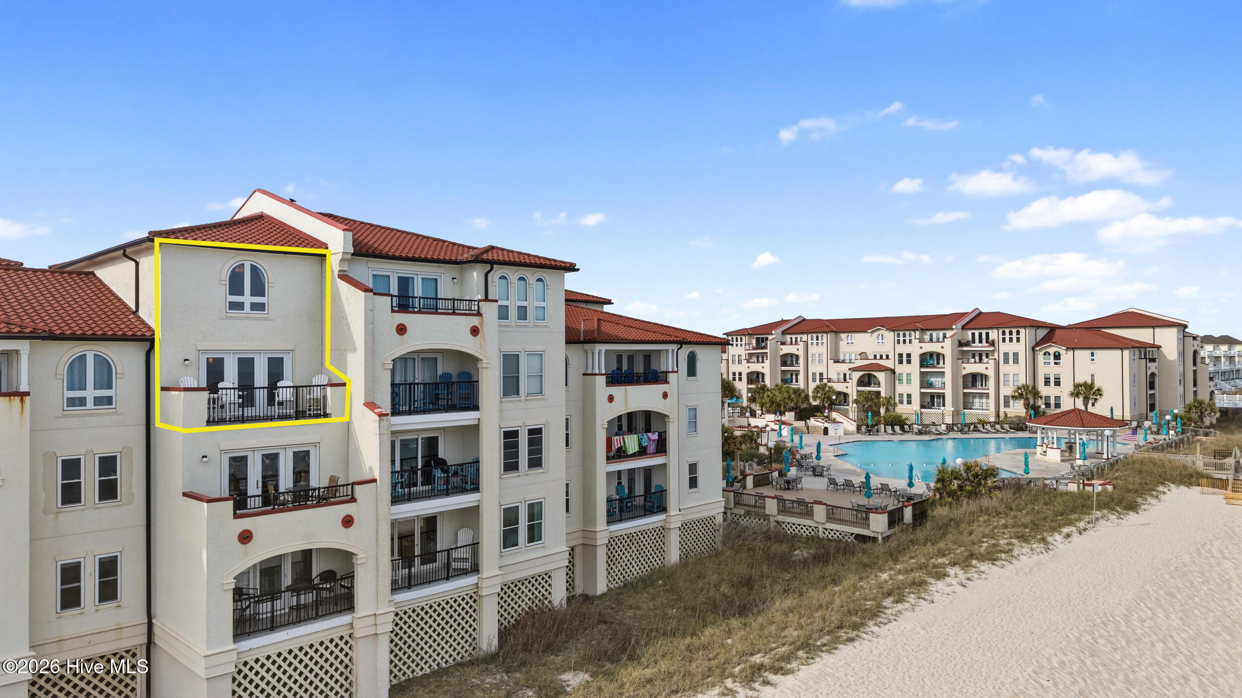 100566139 | Photo 50