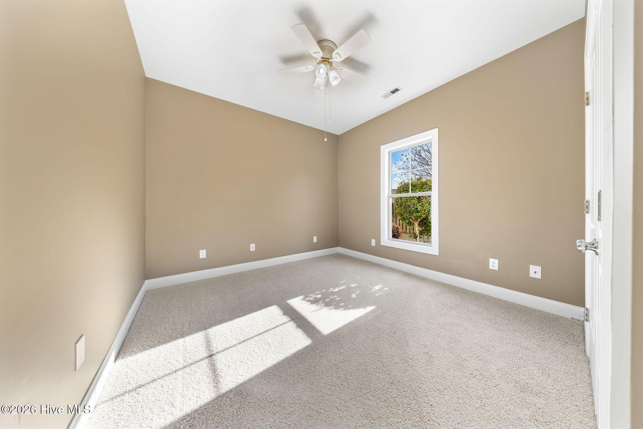 100552477 | Photo 30