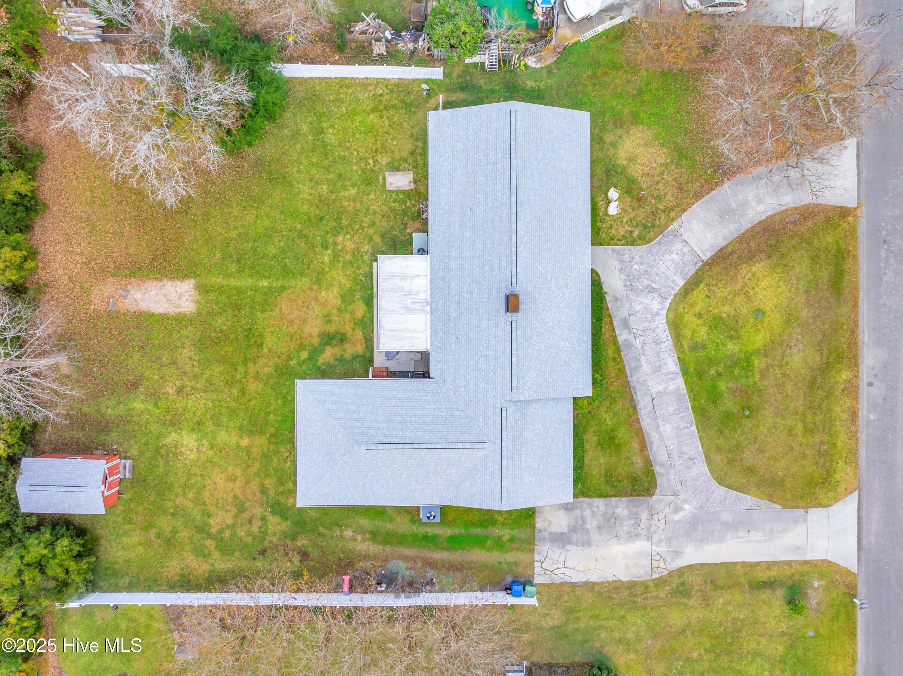 100567003 | Photo 34