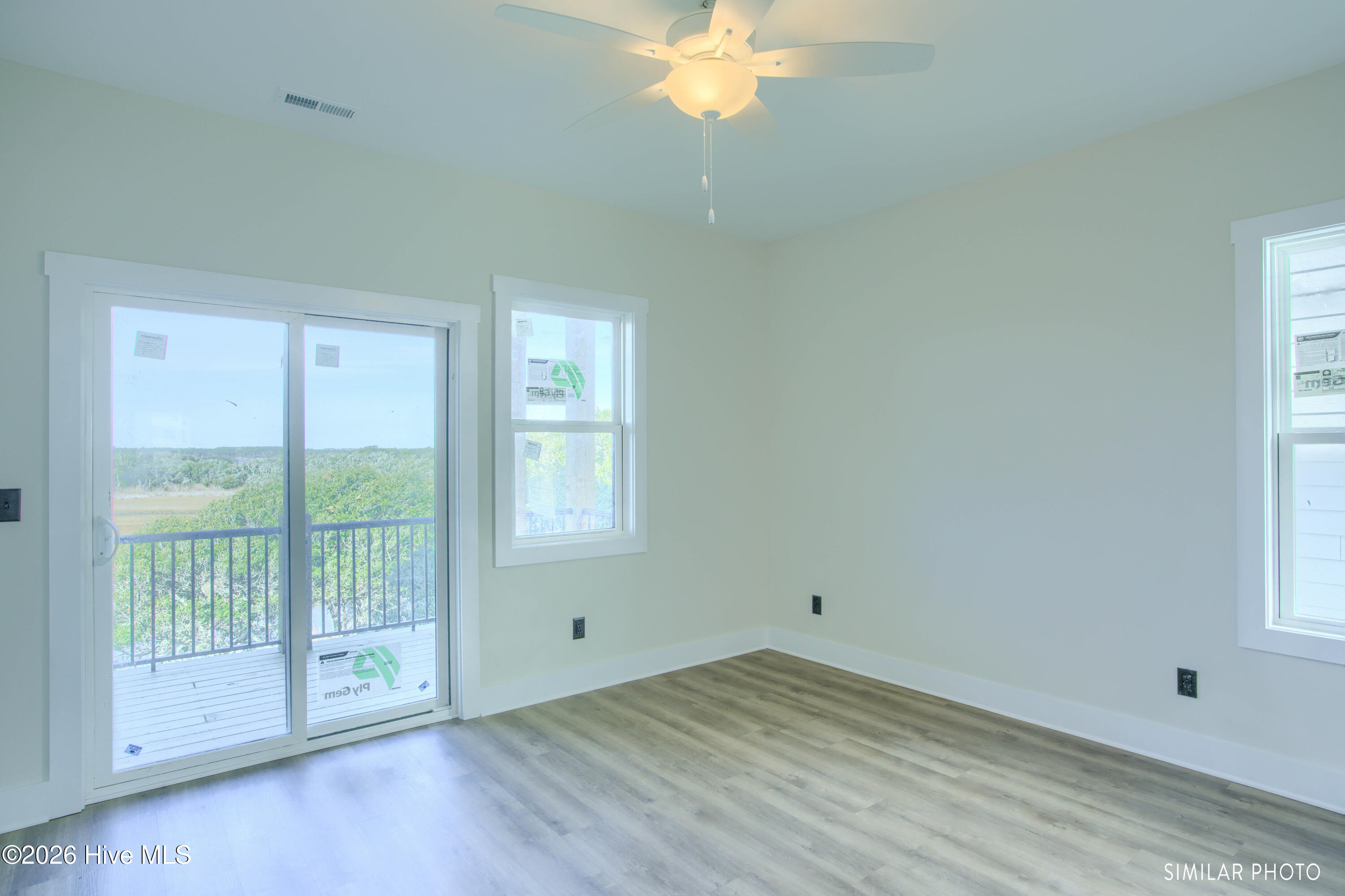 100552614 | Photo 26