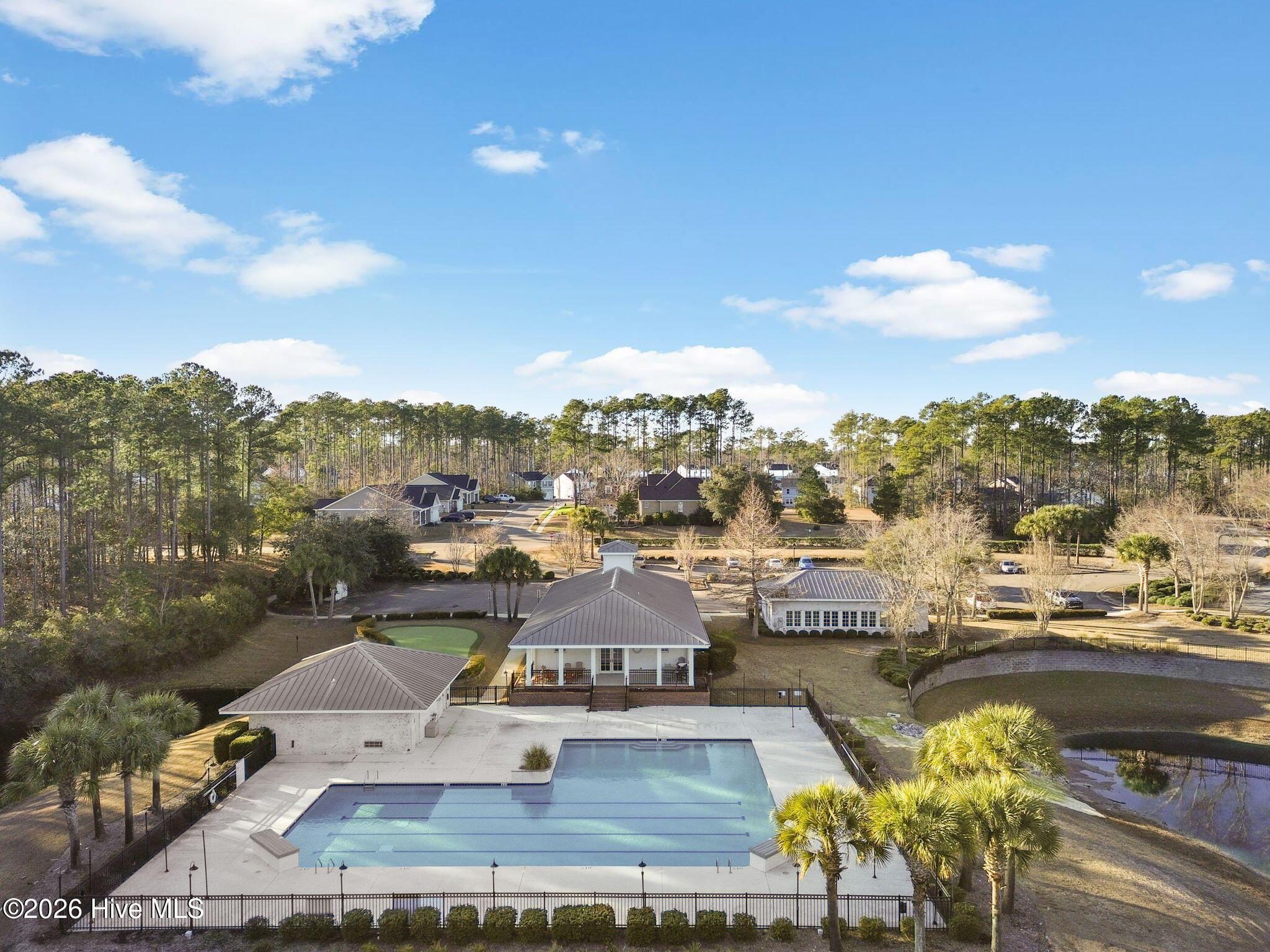 100549288 | Photo 35