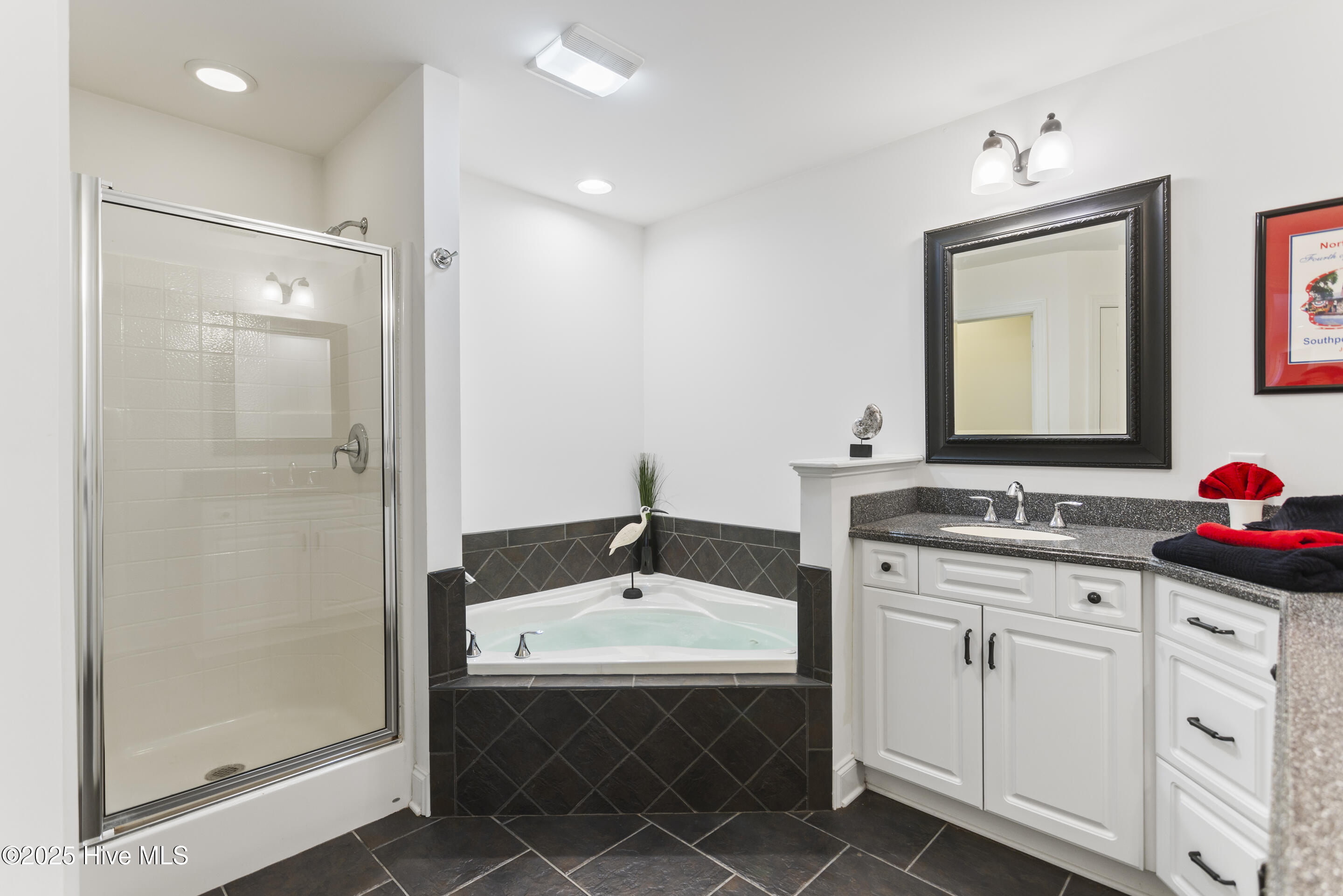 100493610 | Photo 75