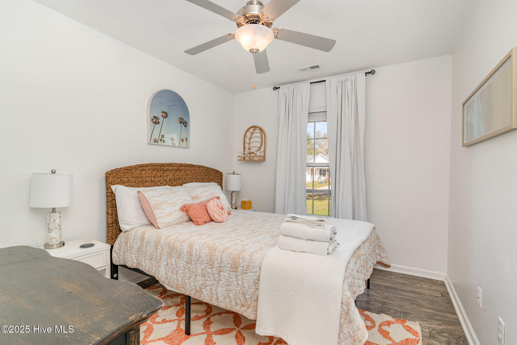 100497000 | Photo 24