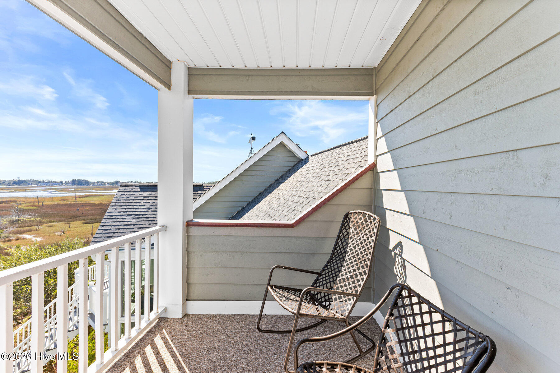 100558042 | Photo 51