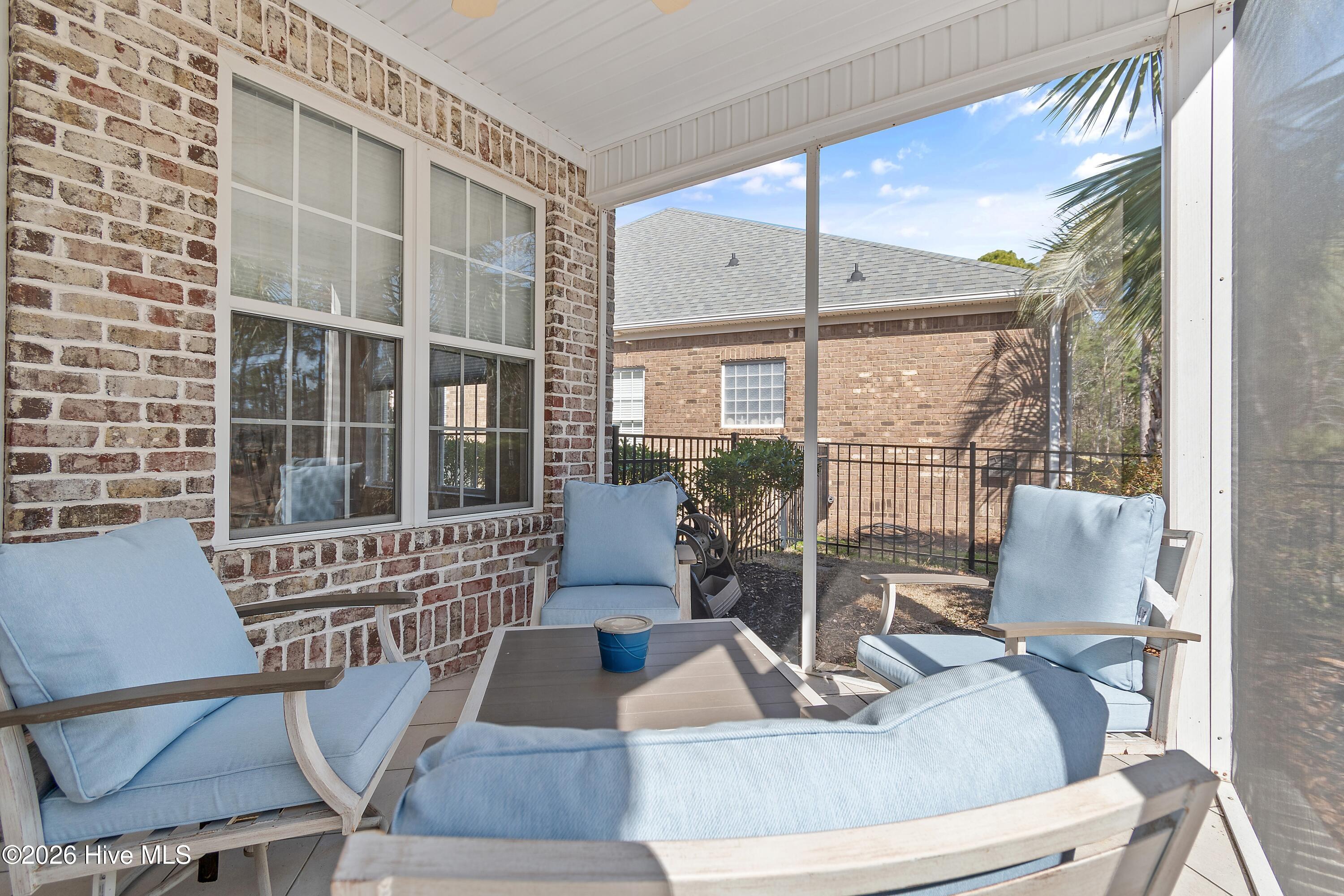 100554573 | Photo 21