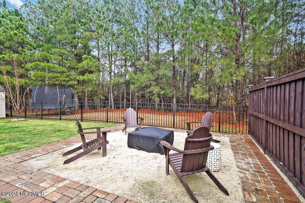 100565738 | Photo 37