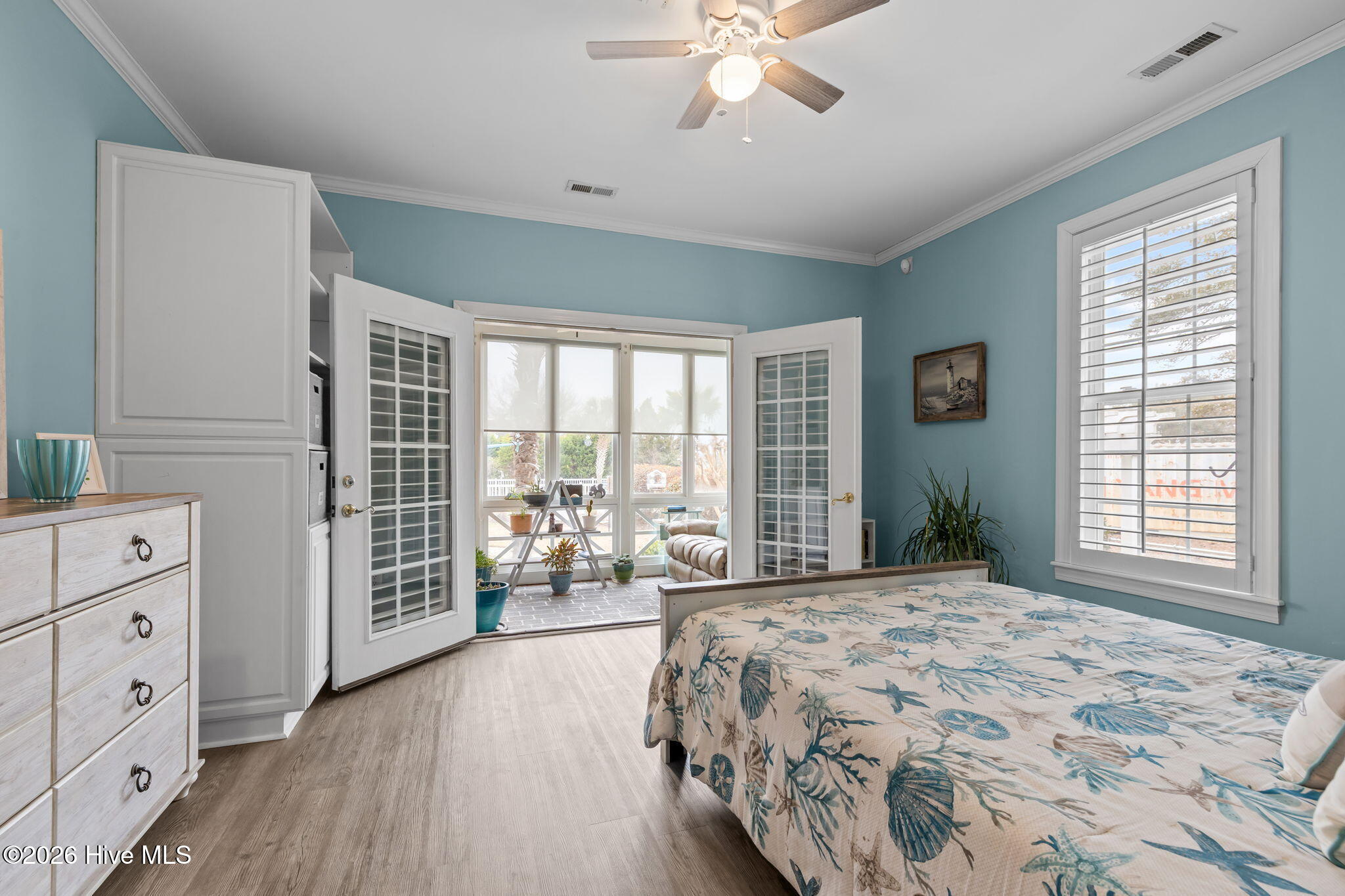 100555353 | Photo 32