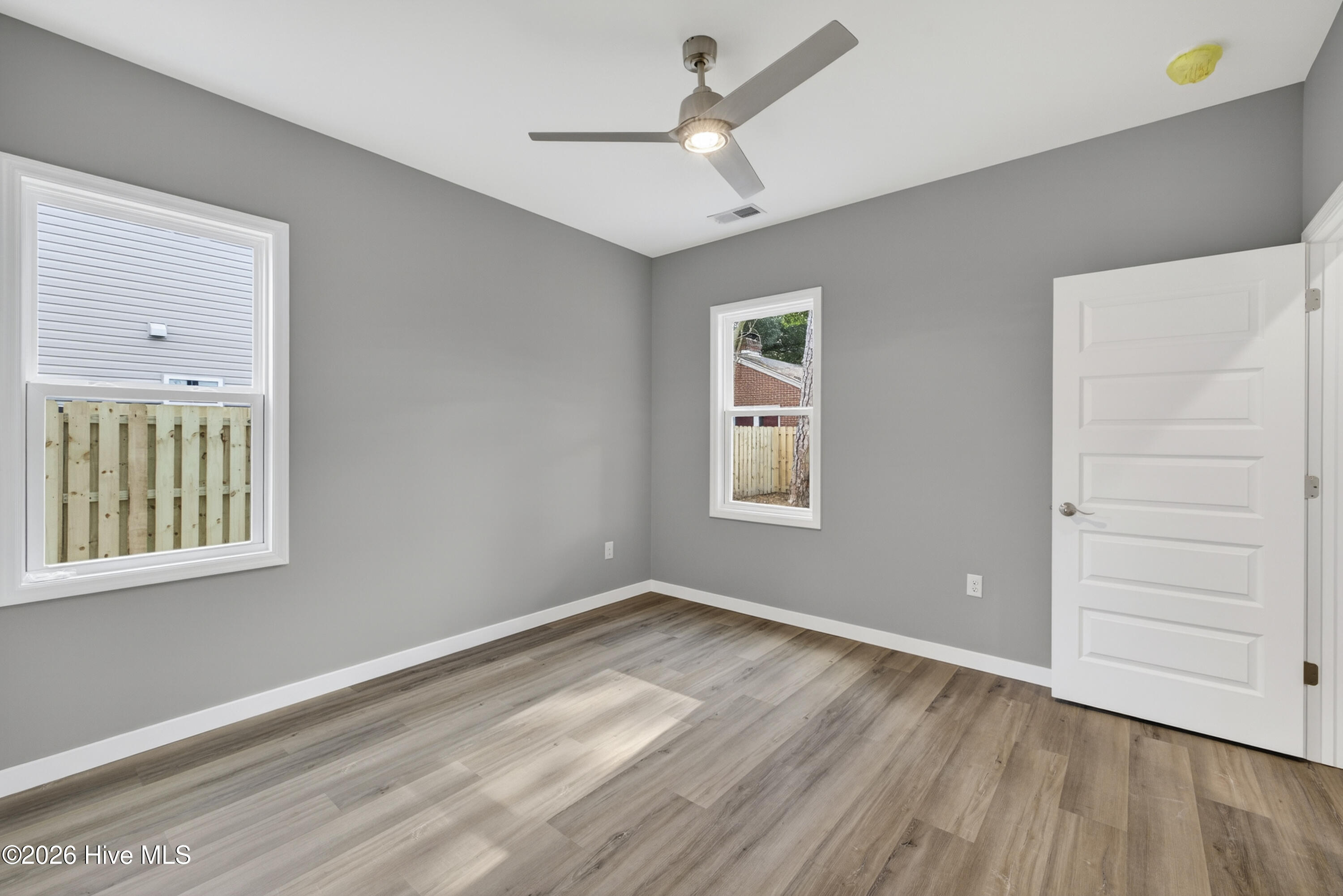 100548681 | Photo 30