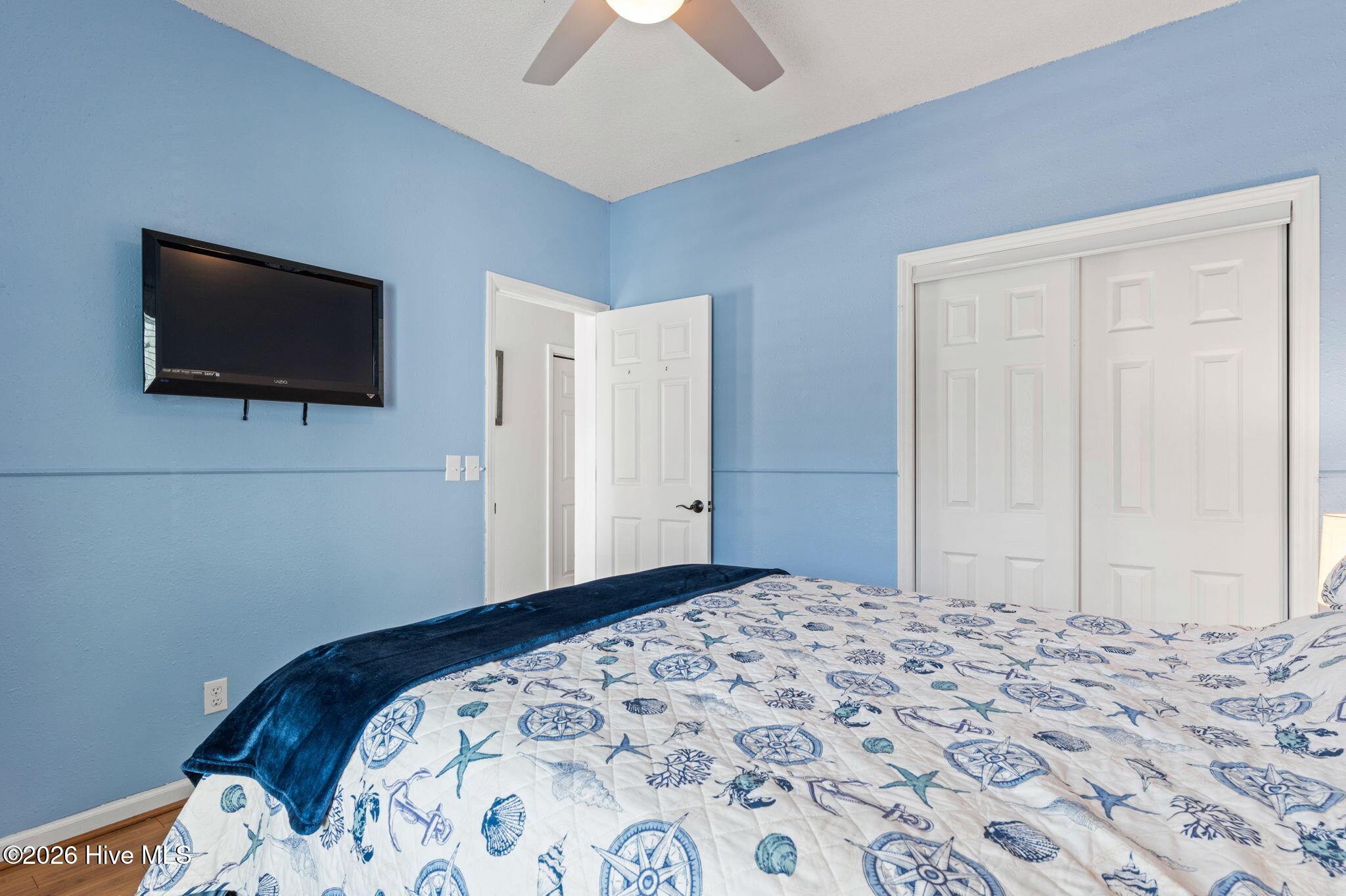 100548707 | Photo 25