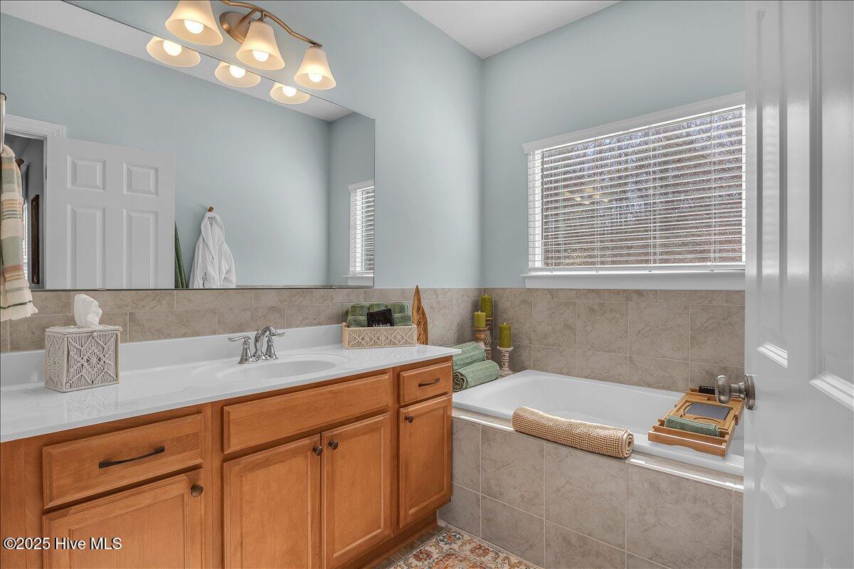 100532414 | Photo 30