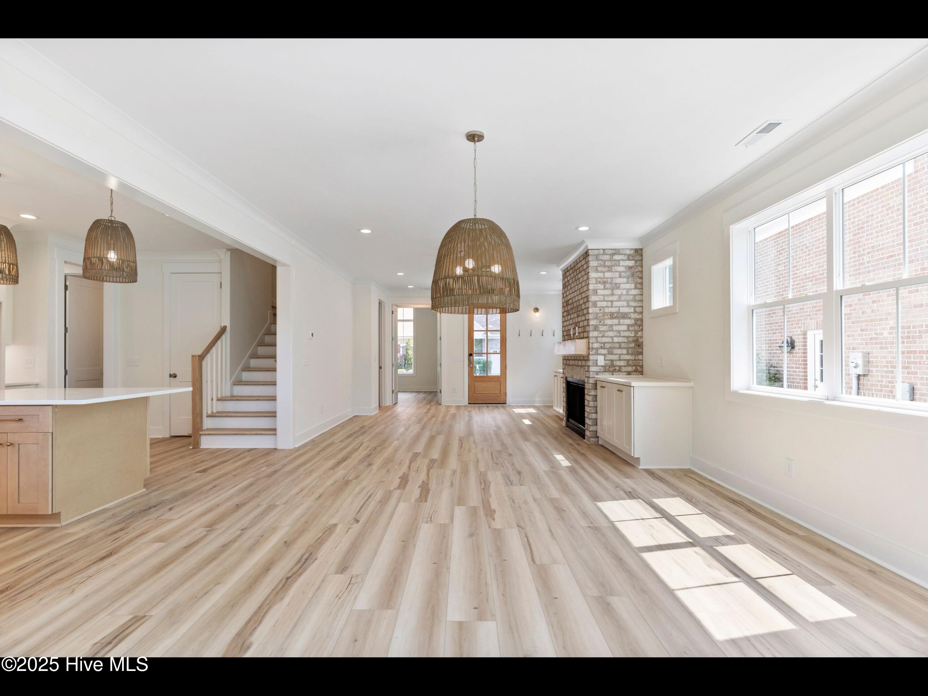 100490321 | Photo 14