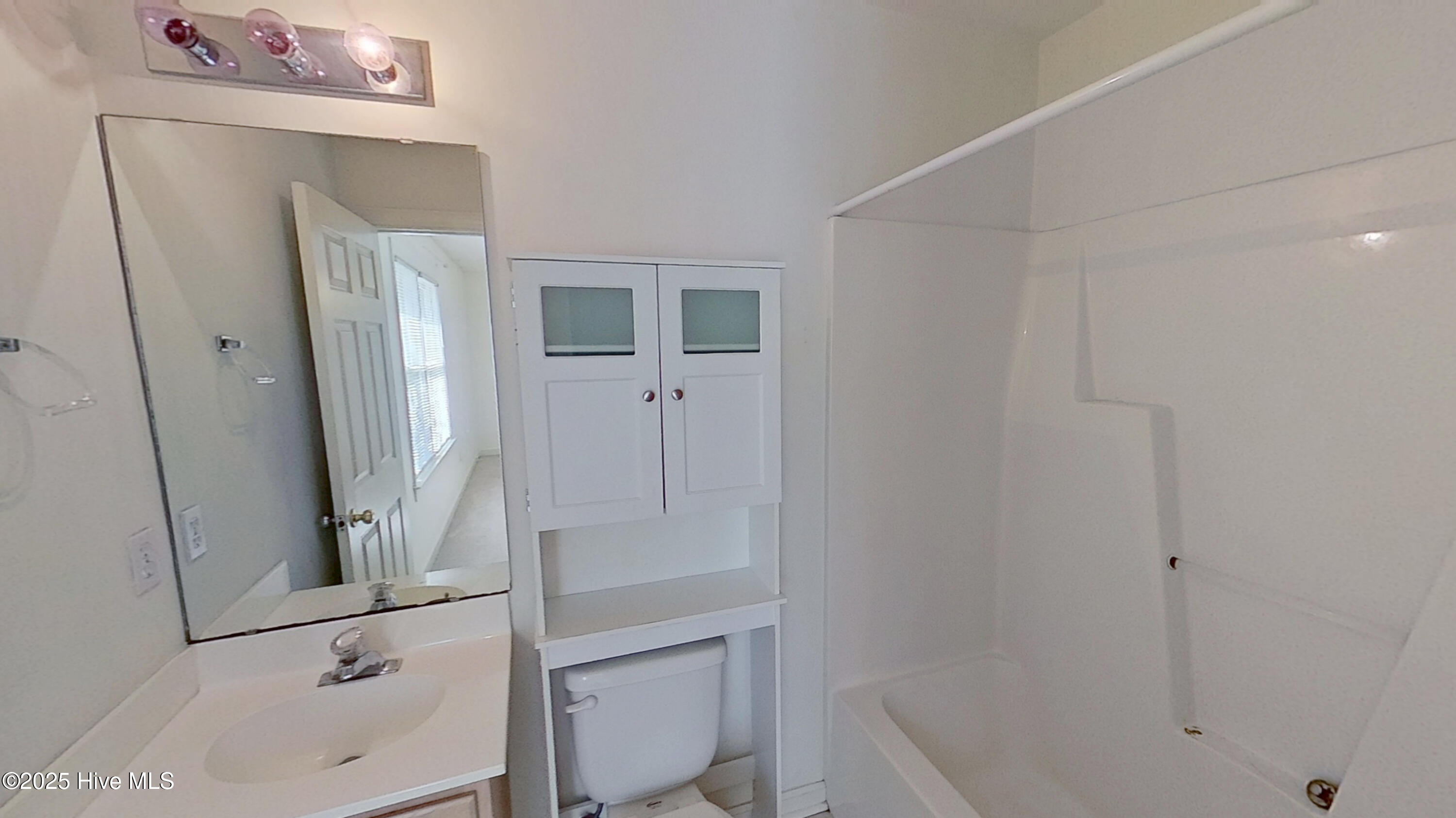 100523164 | Photo 16