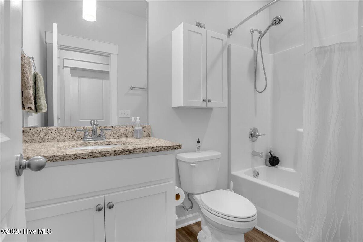 100566058 | Photo 36