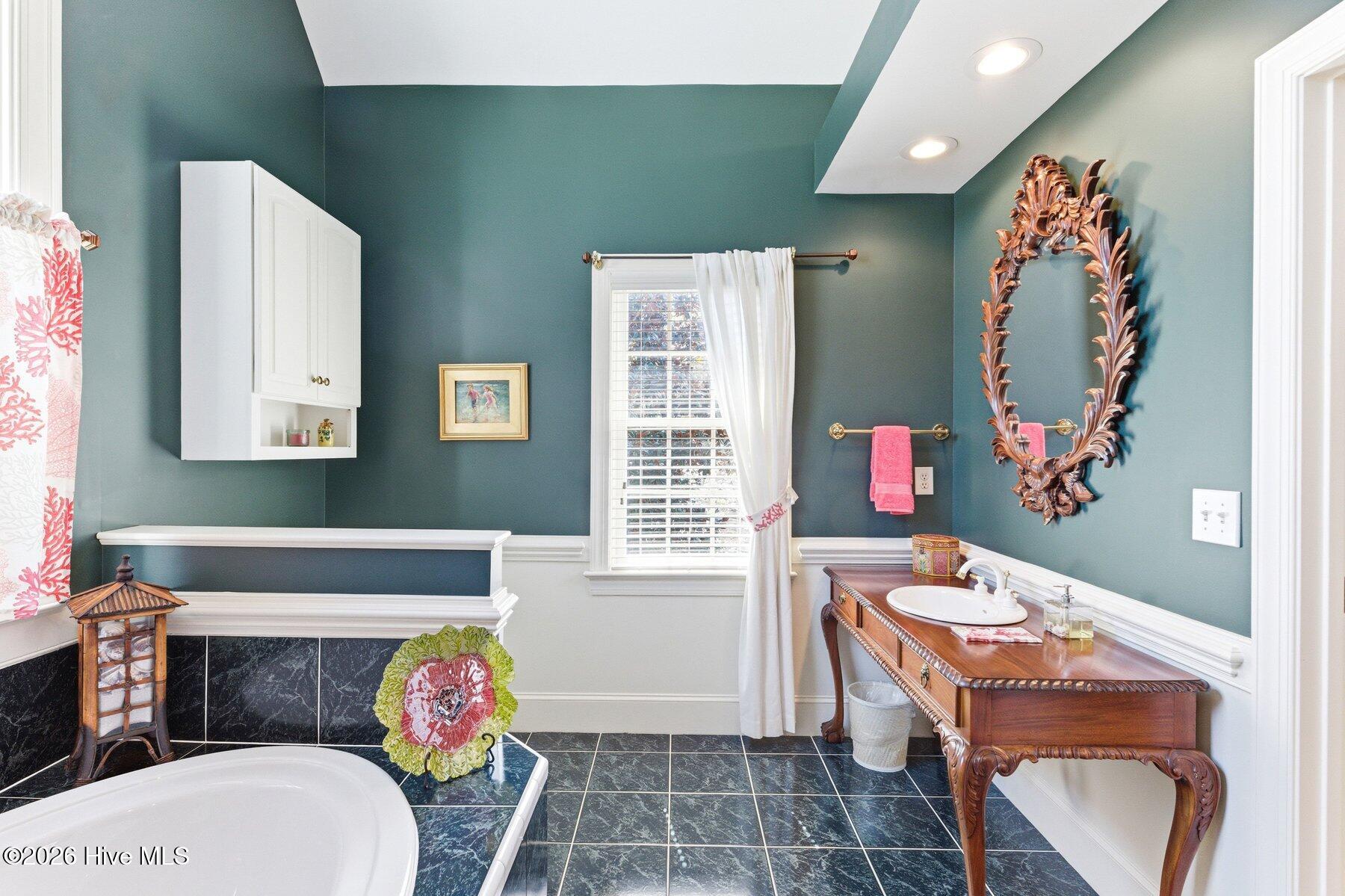 100562414 | Photo 52