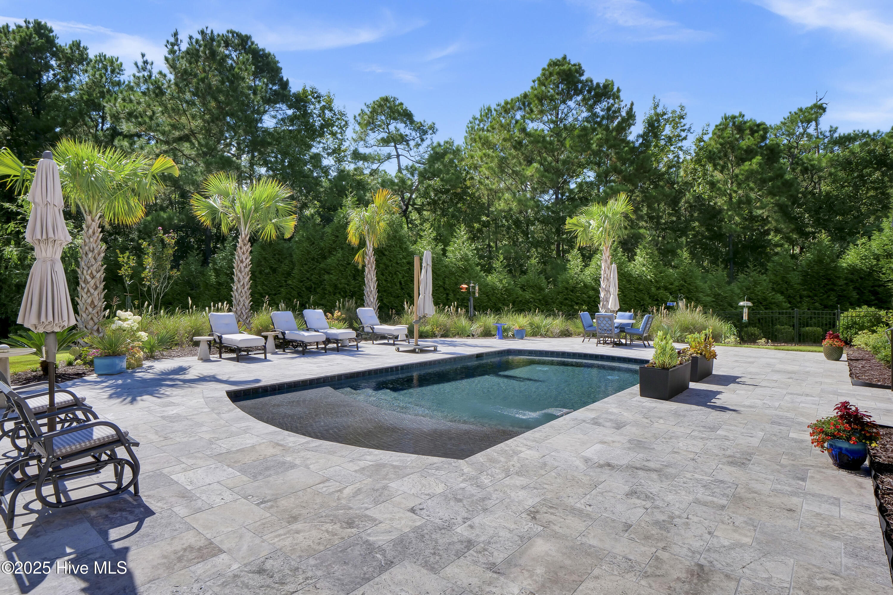 100532496 | Photo 68