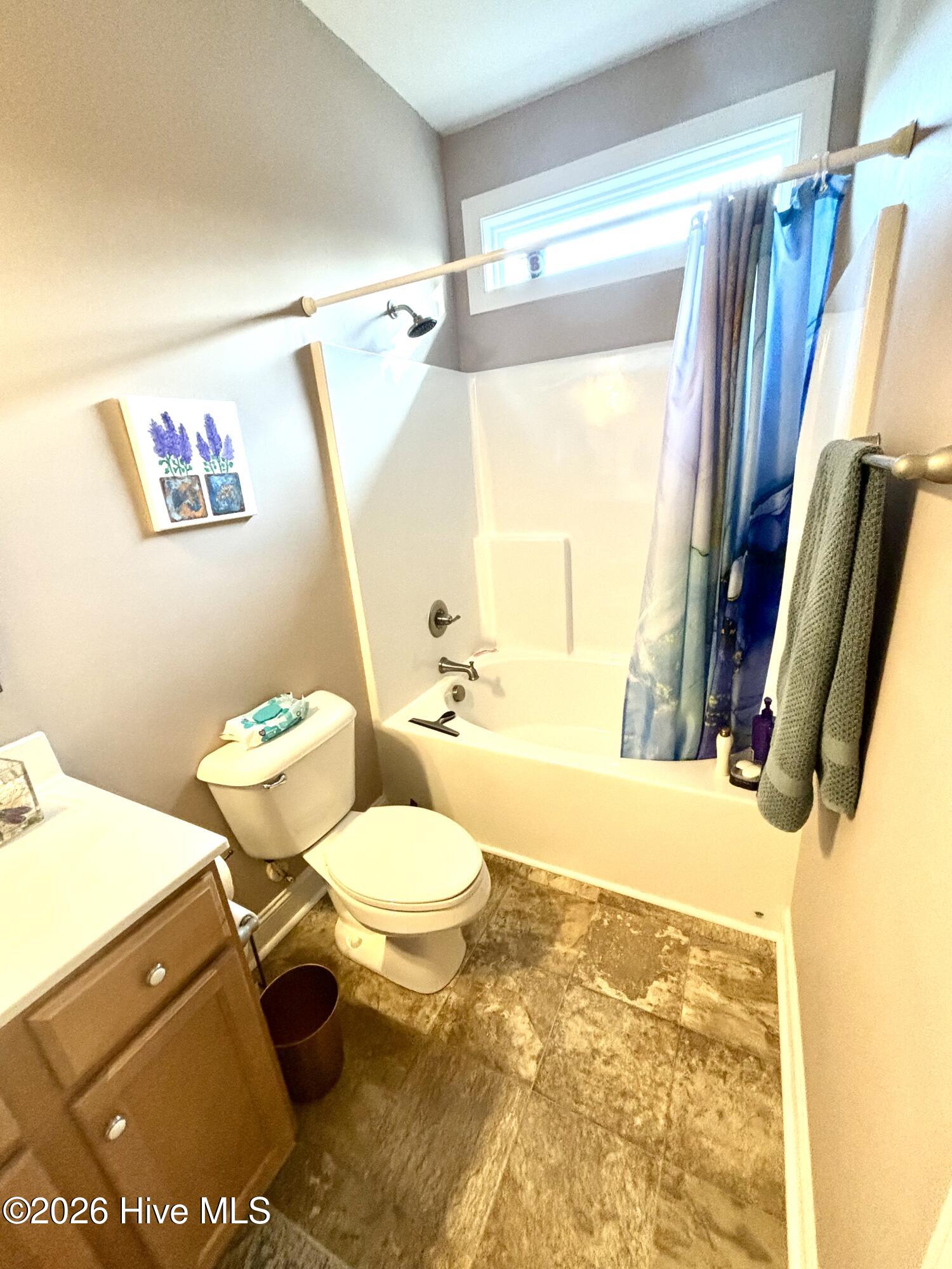 100559423 | Photo 11