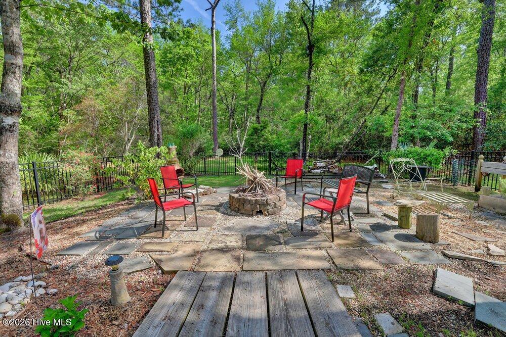 100568961 | Photo 51