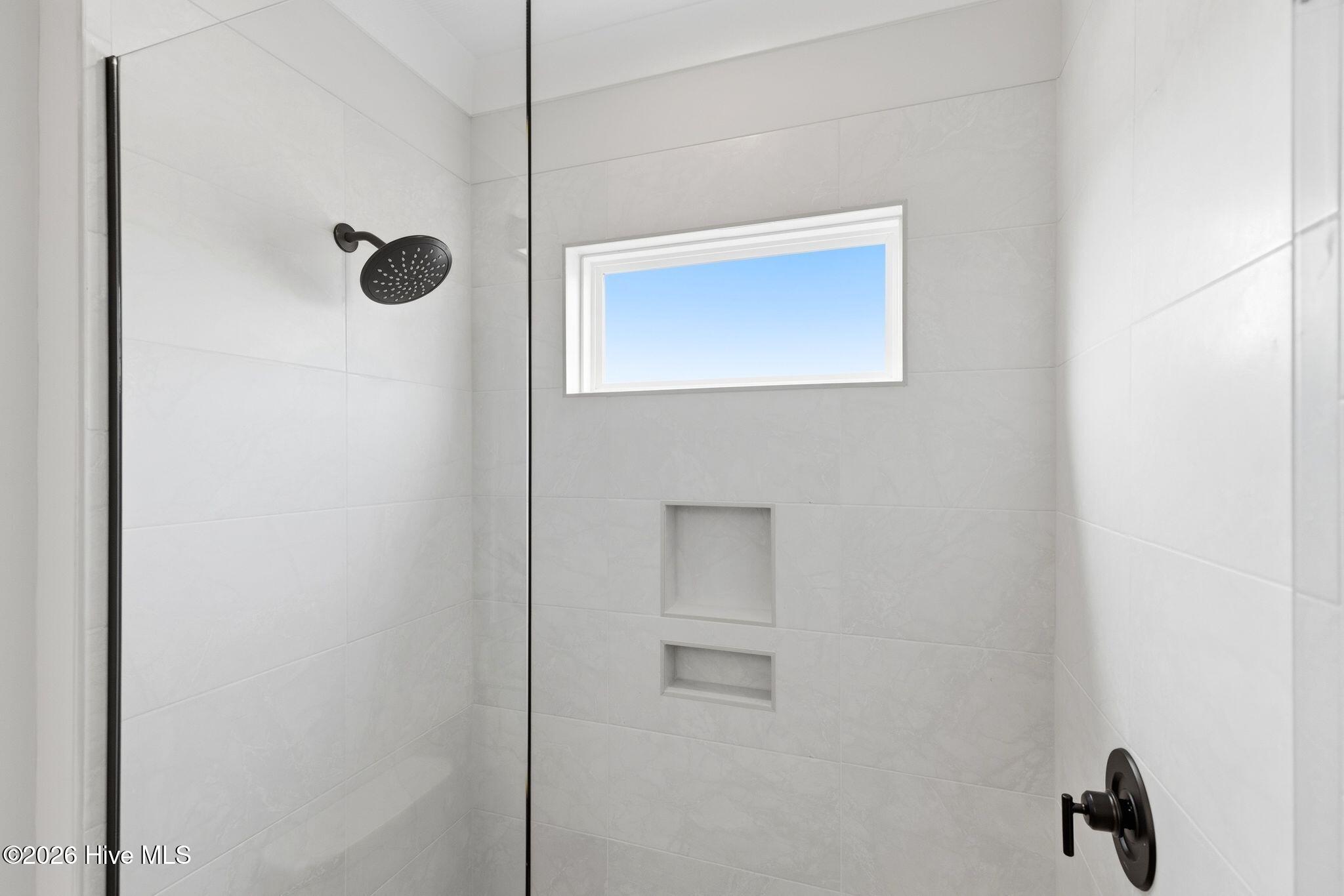 100544880 | Photo 24