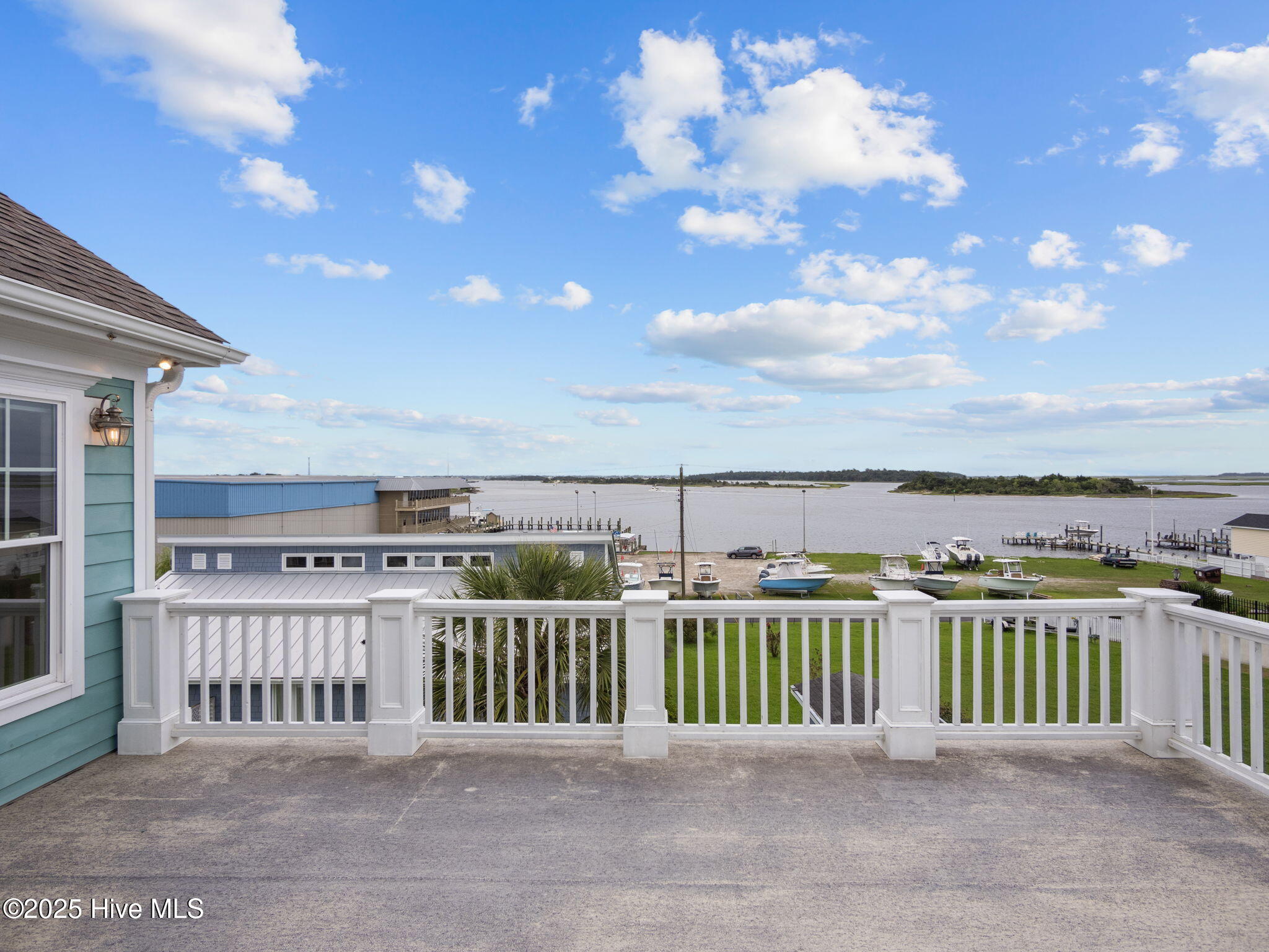 100552316 | Photo 65