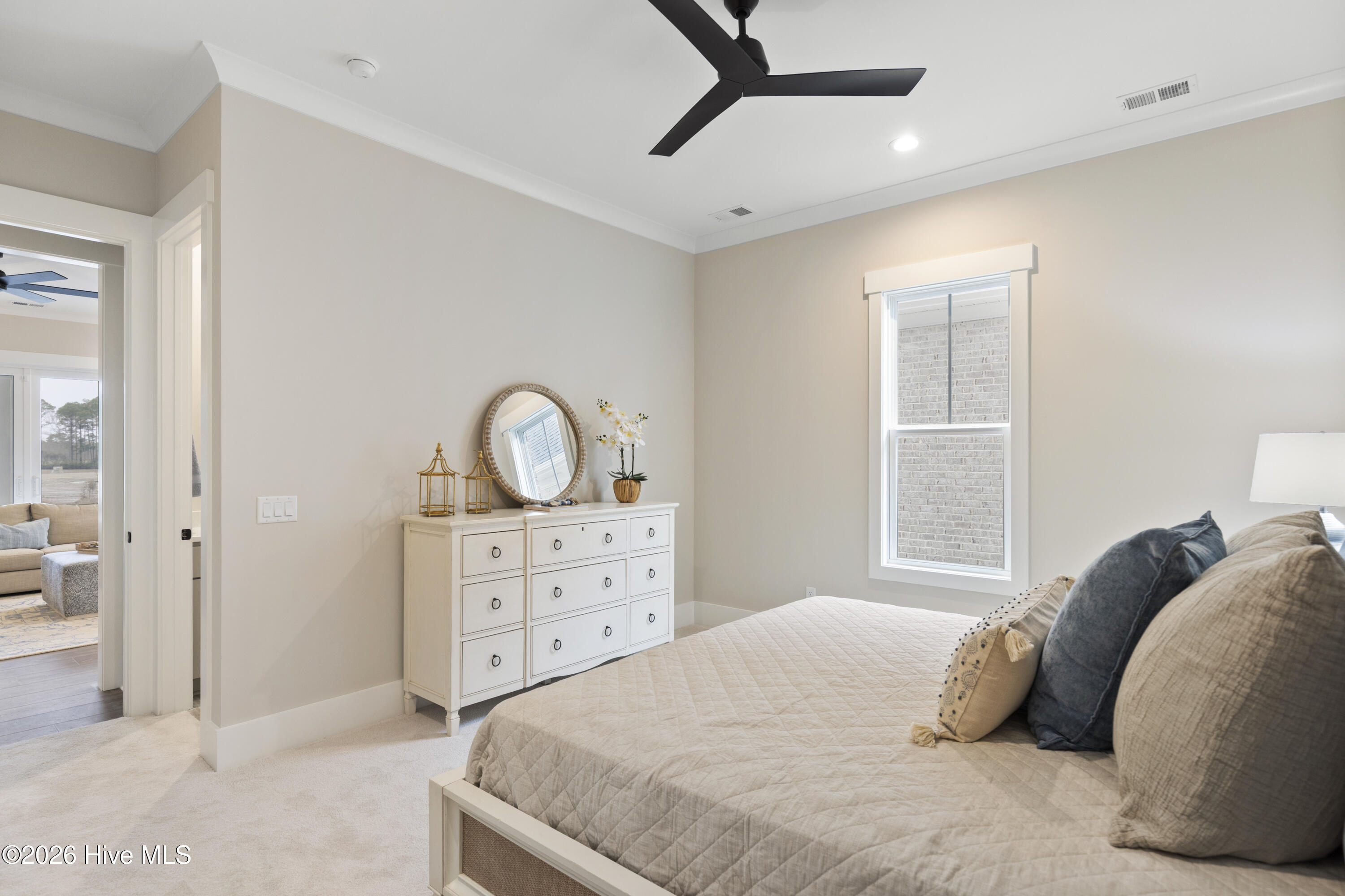 100550201 | Photo 26