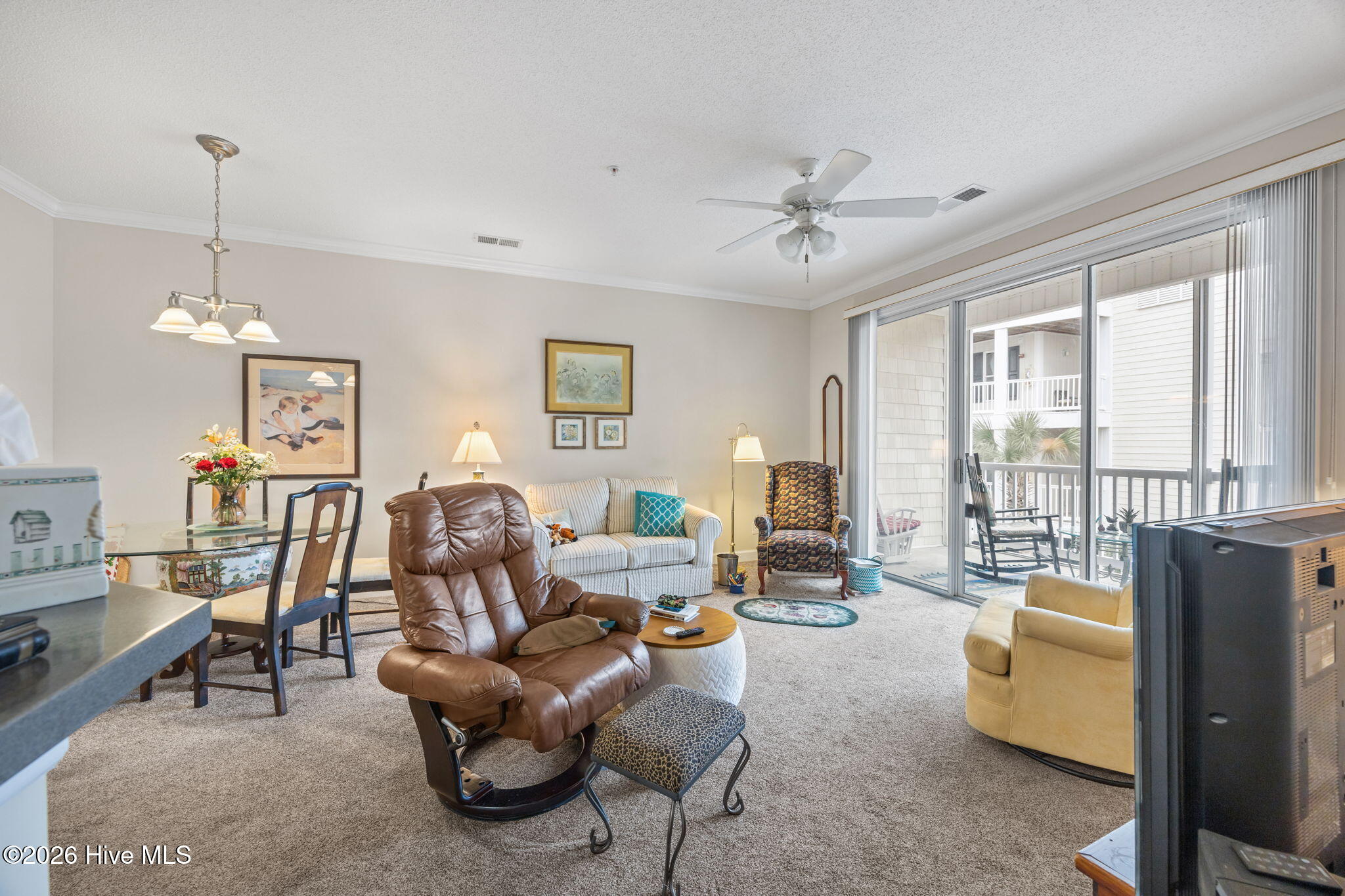 100556722 | Photo 15