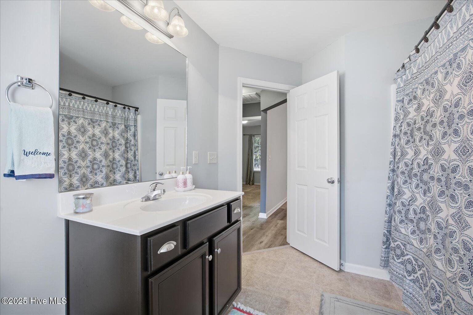 100543351 | Photo 37