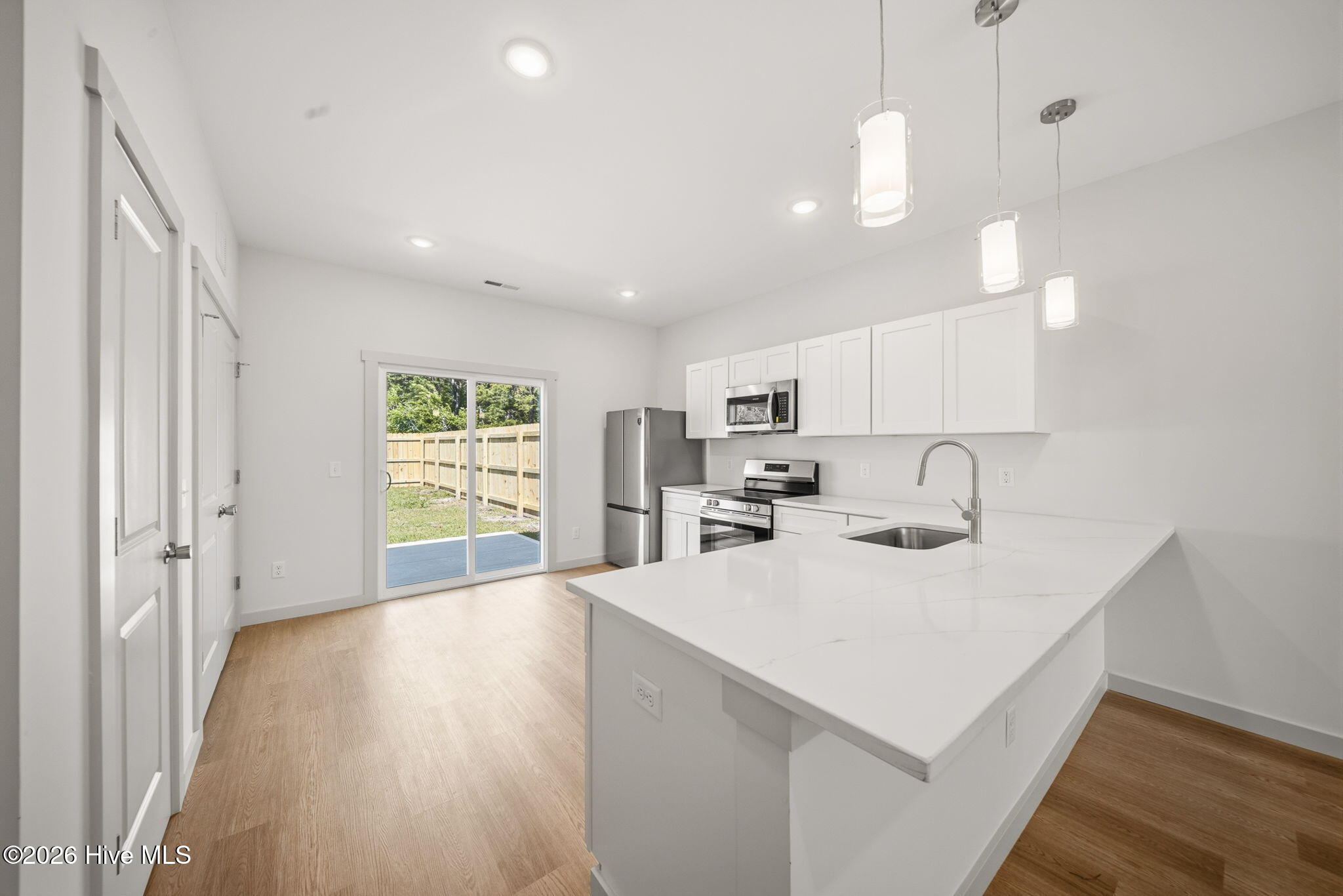 100562147 | Photo 37