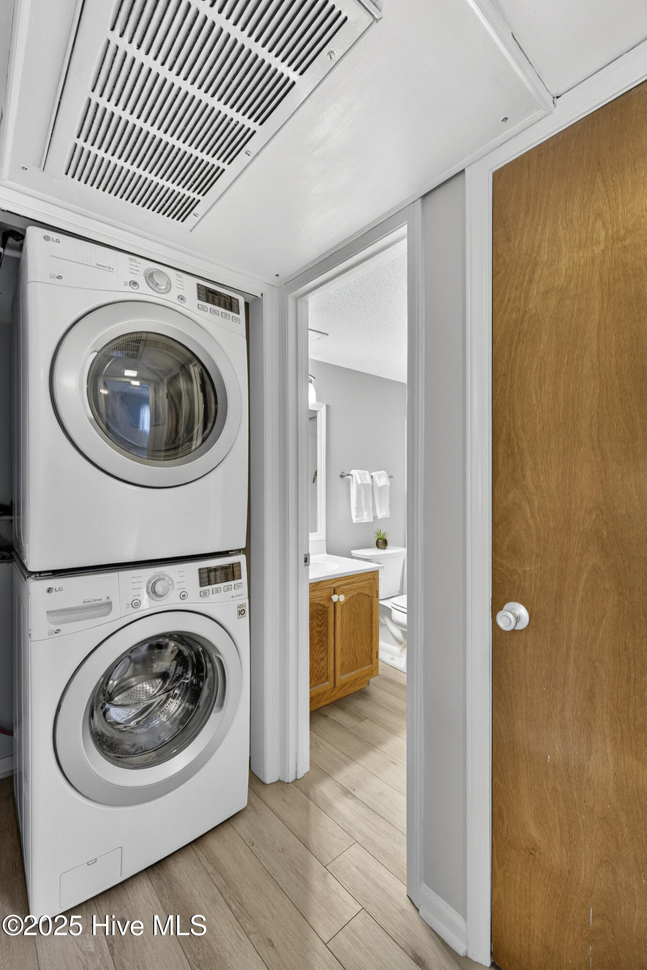 100542776 | Photo 29