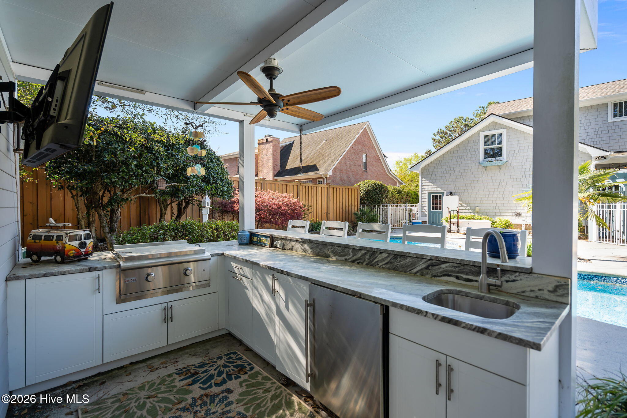 100565239 | Photo 61