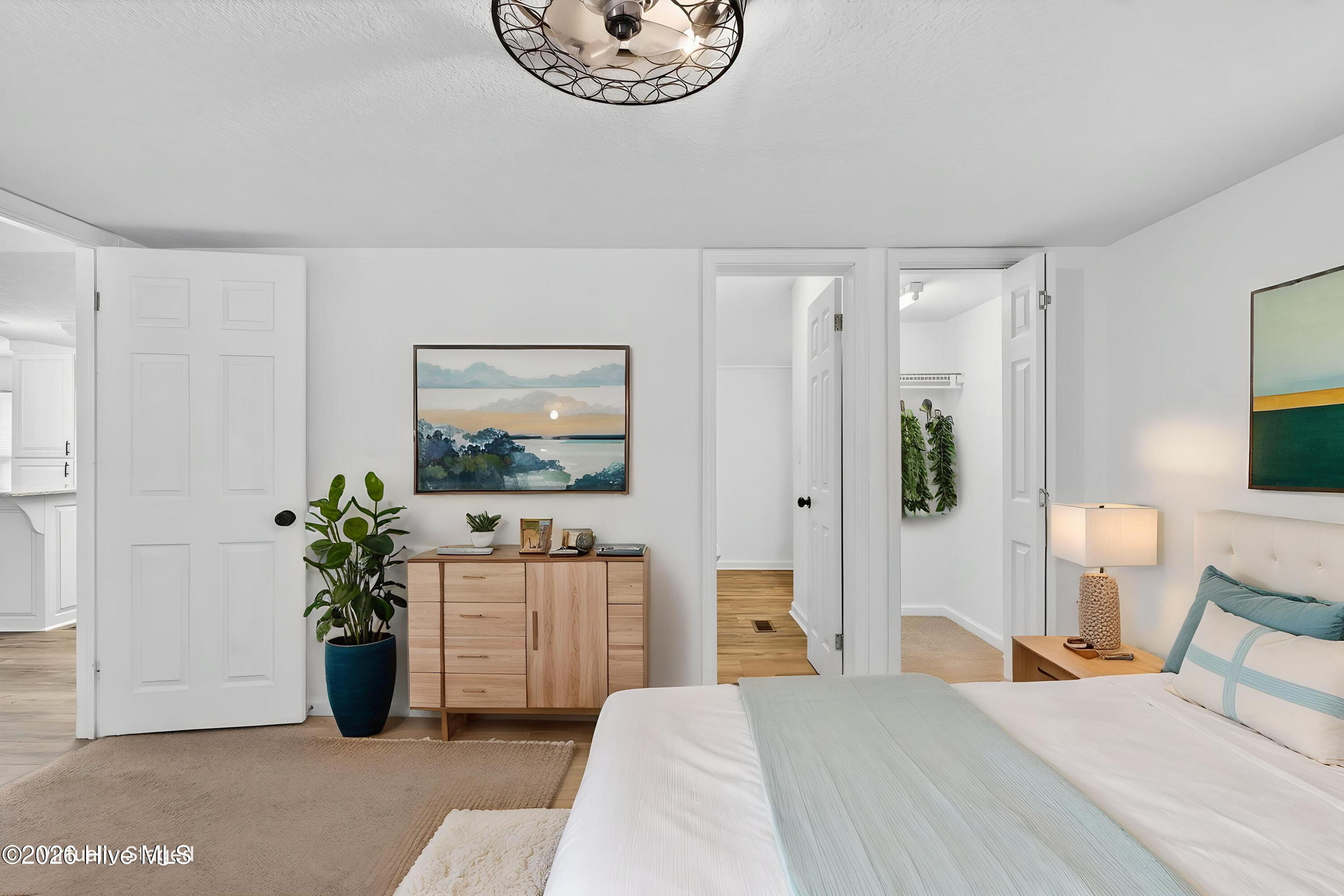 100565671 | Photo 11