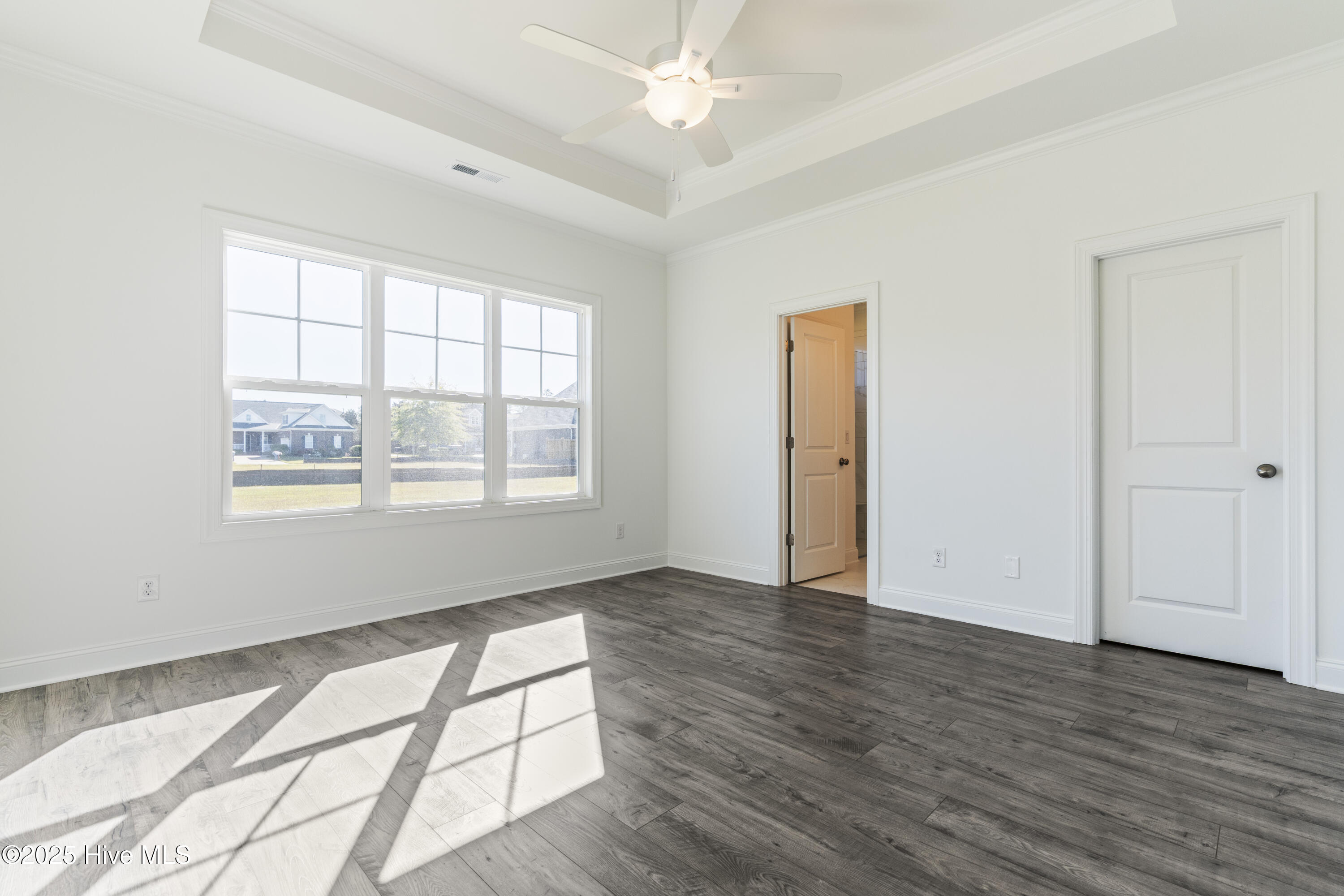 100517740 | Photo 18