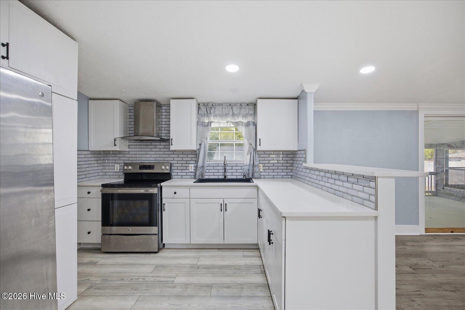 100565054 | Photo 46