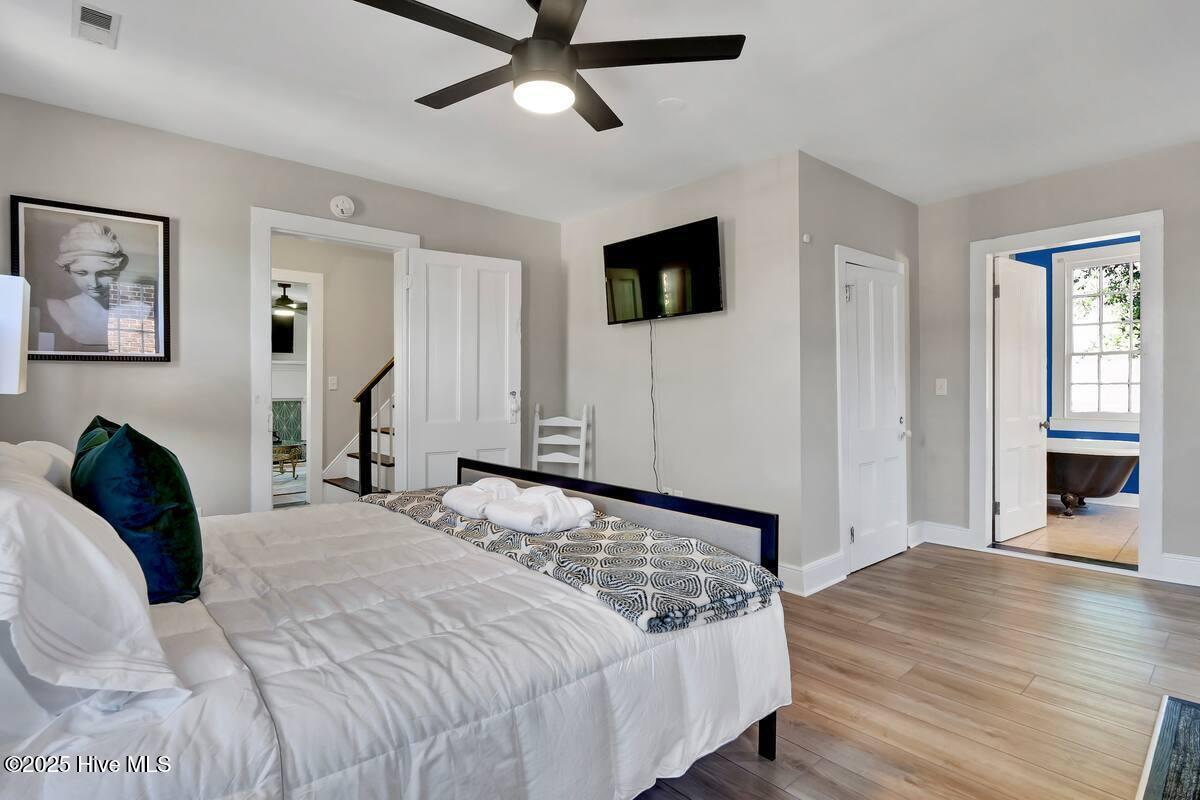 100542130 | Photo 27