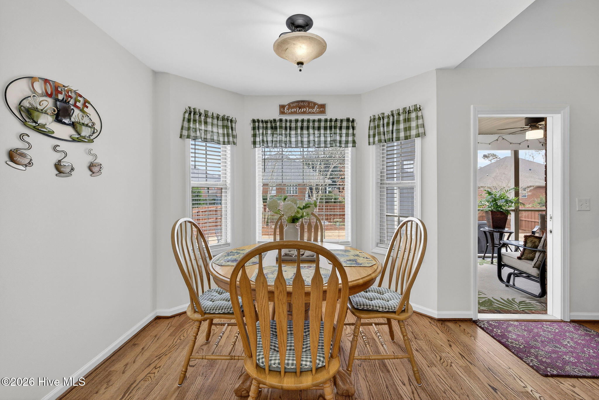 100557092 | Photo 14