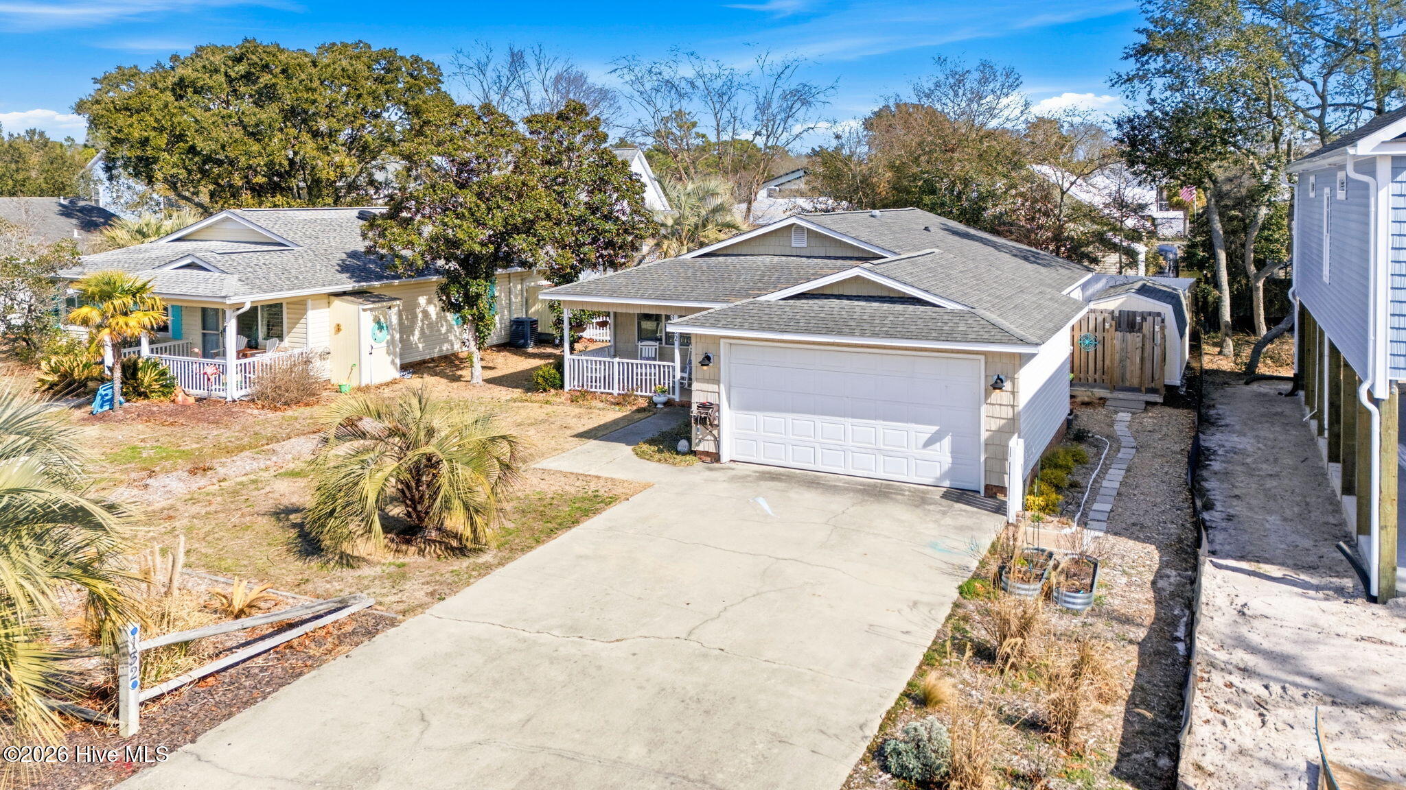 100560185 | Photo 36