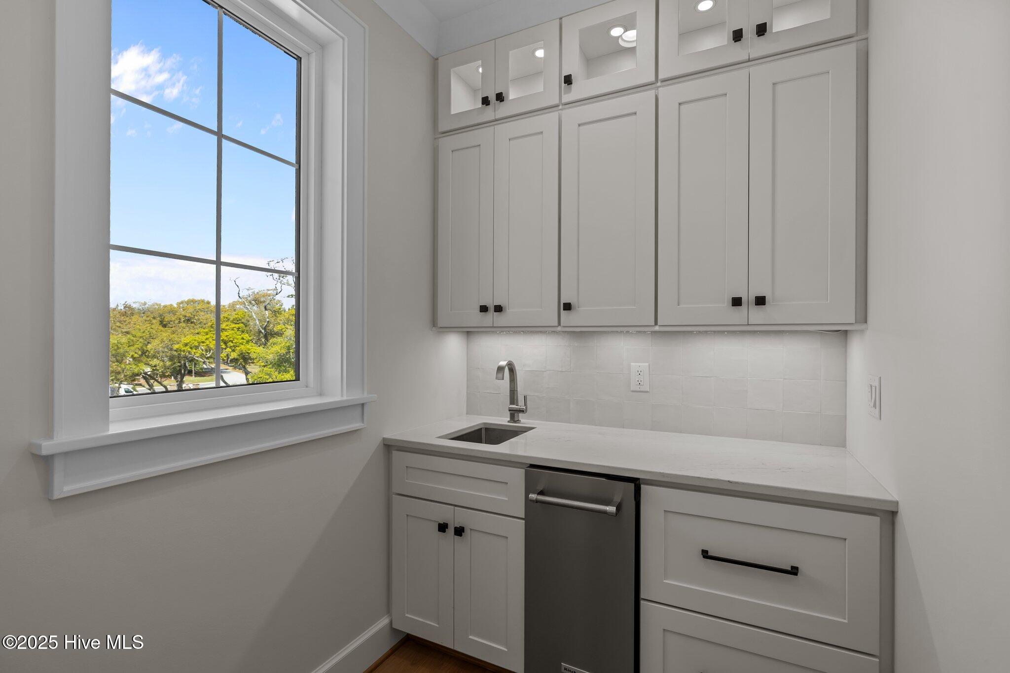 4737 S S Shore Dr Drive, Morehead City, NC, 28557