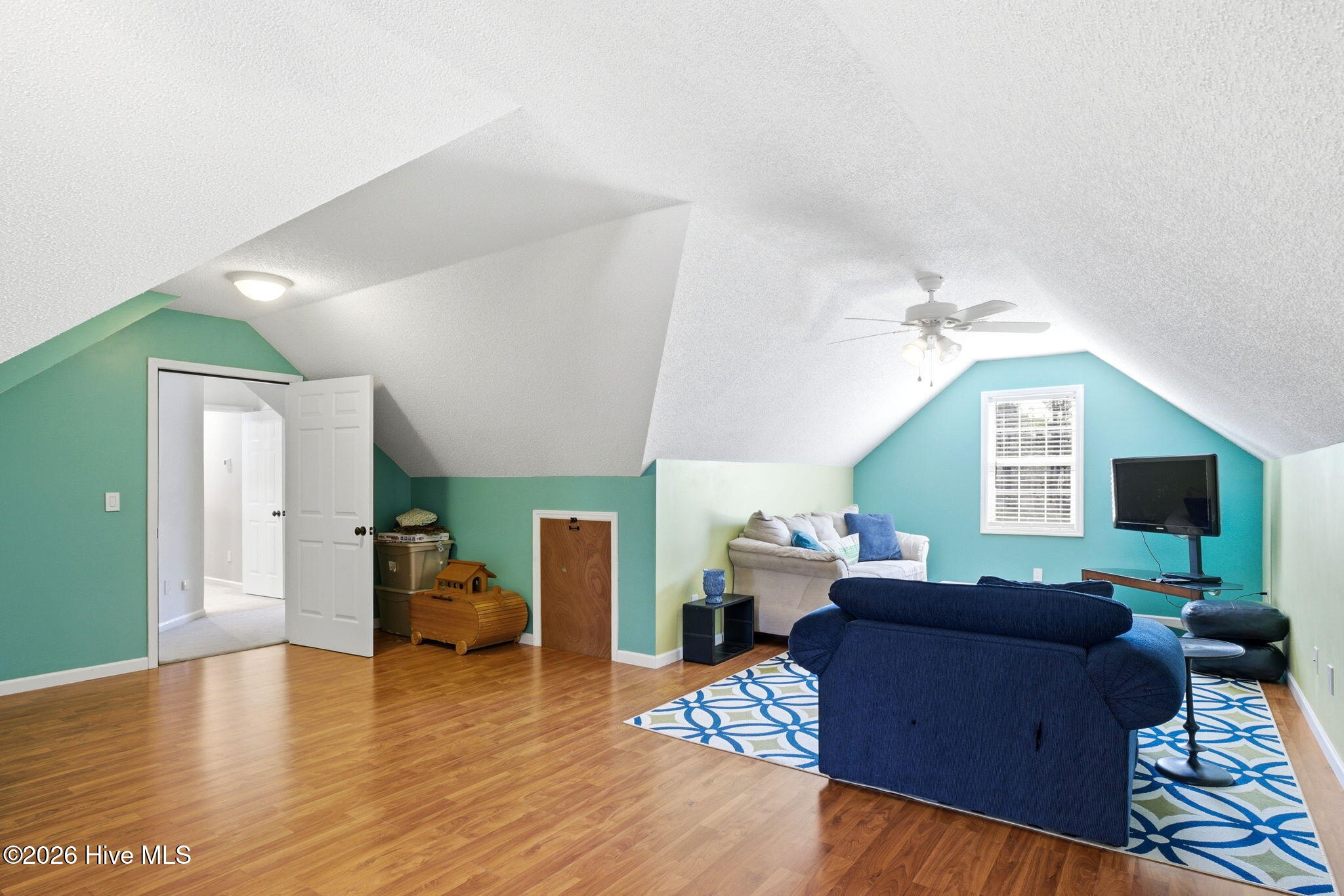 100563483 | Photo 20