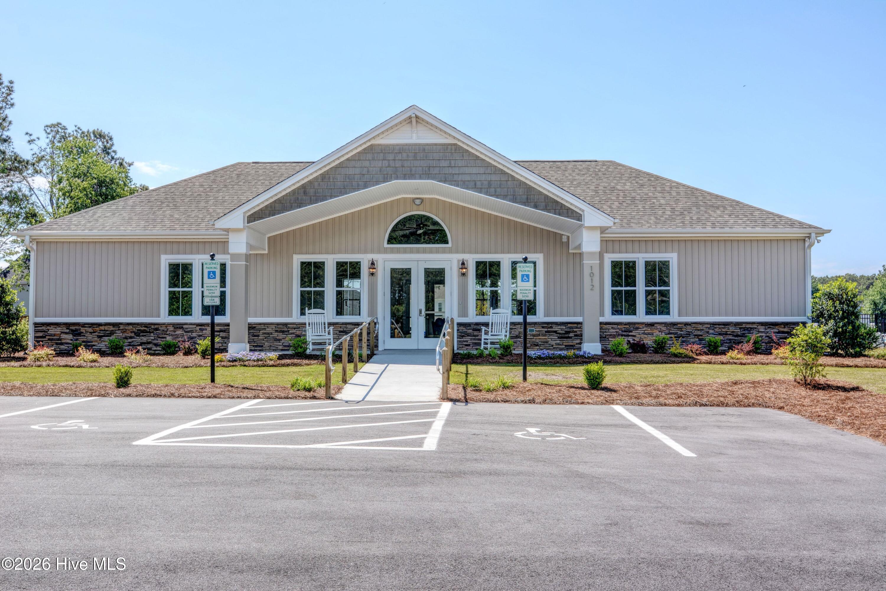 100553232 | Photo 33