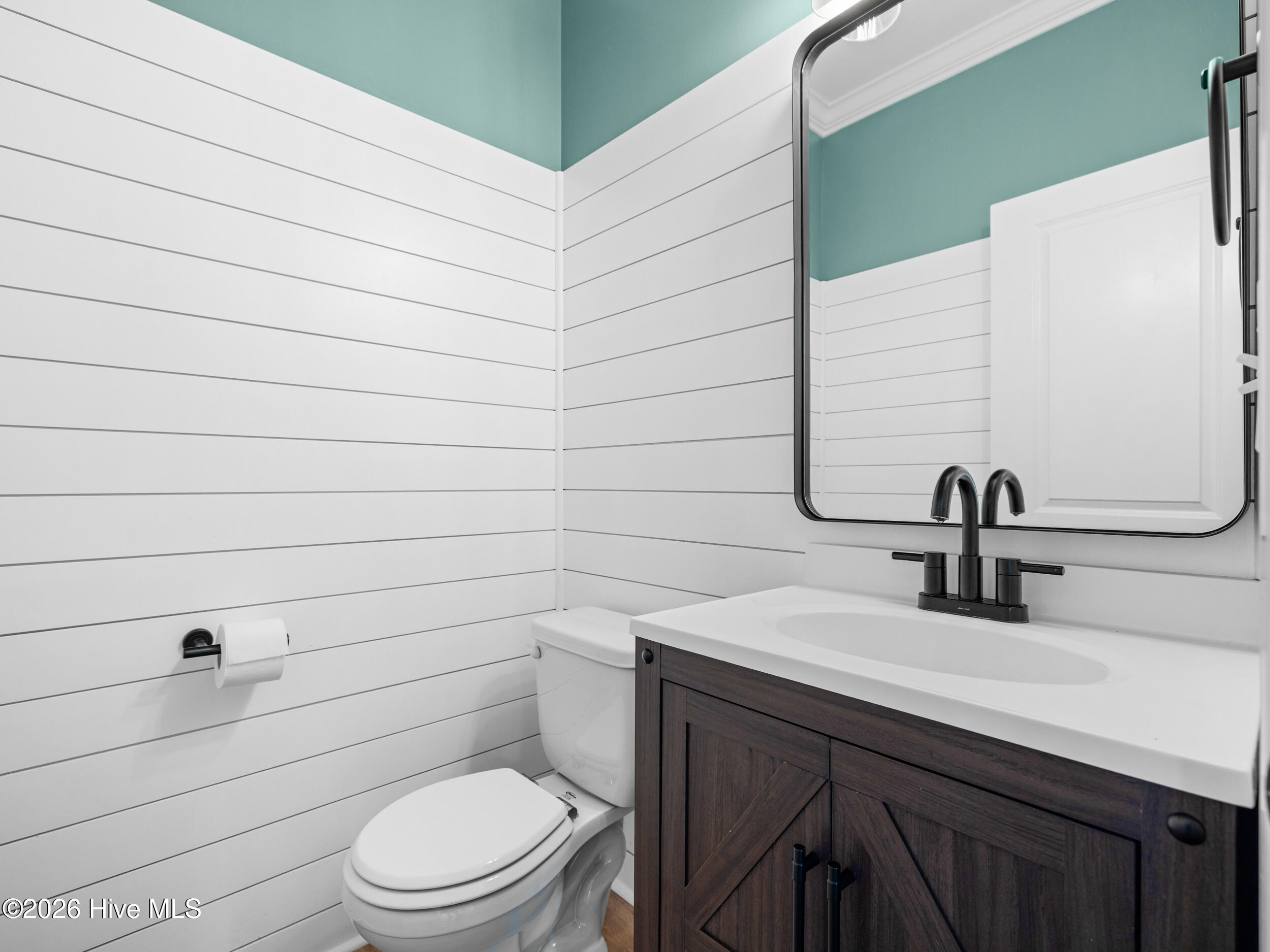 100566633 | Photo 18