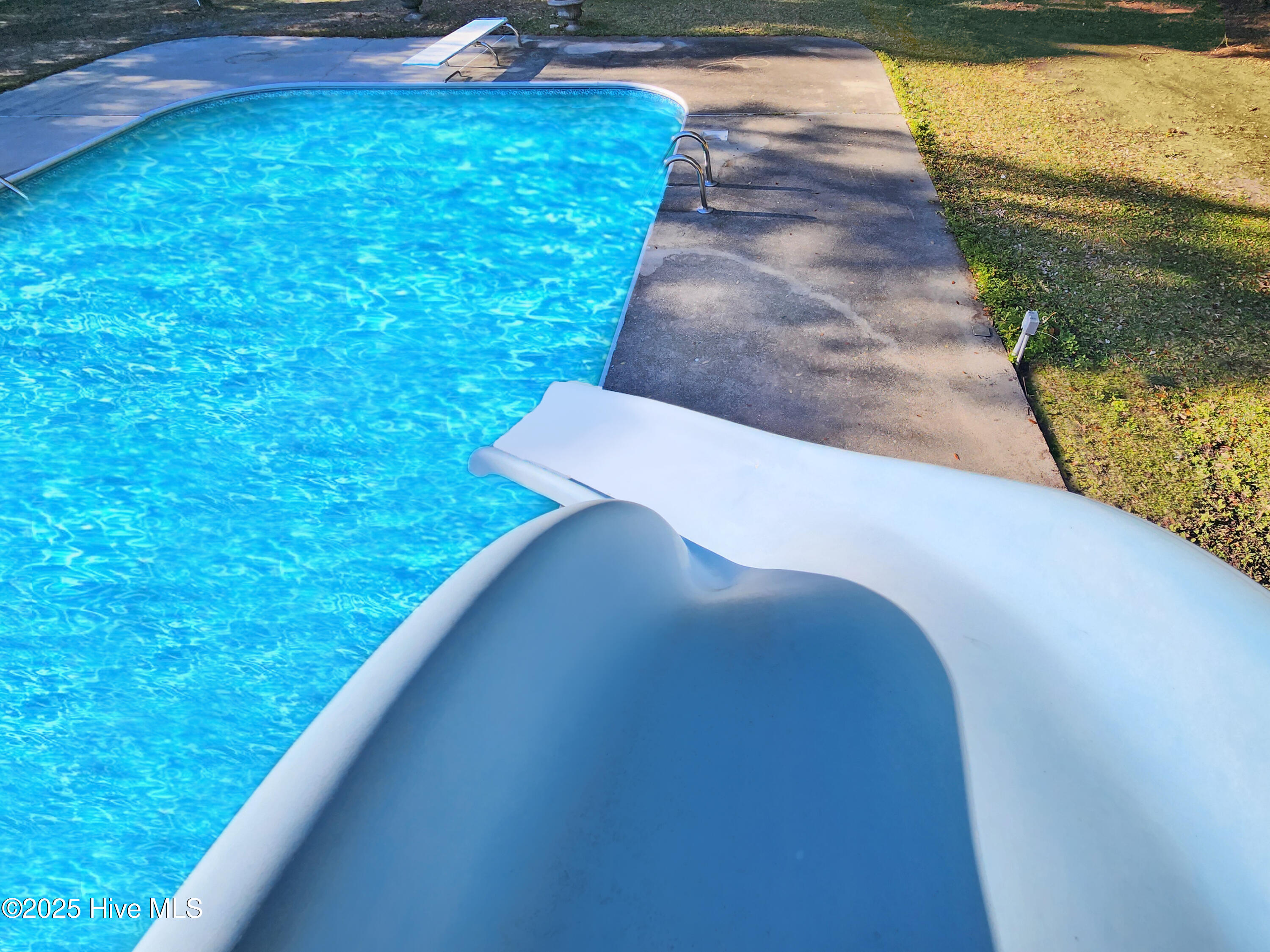 100545586 | Photo 46